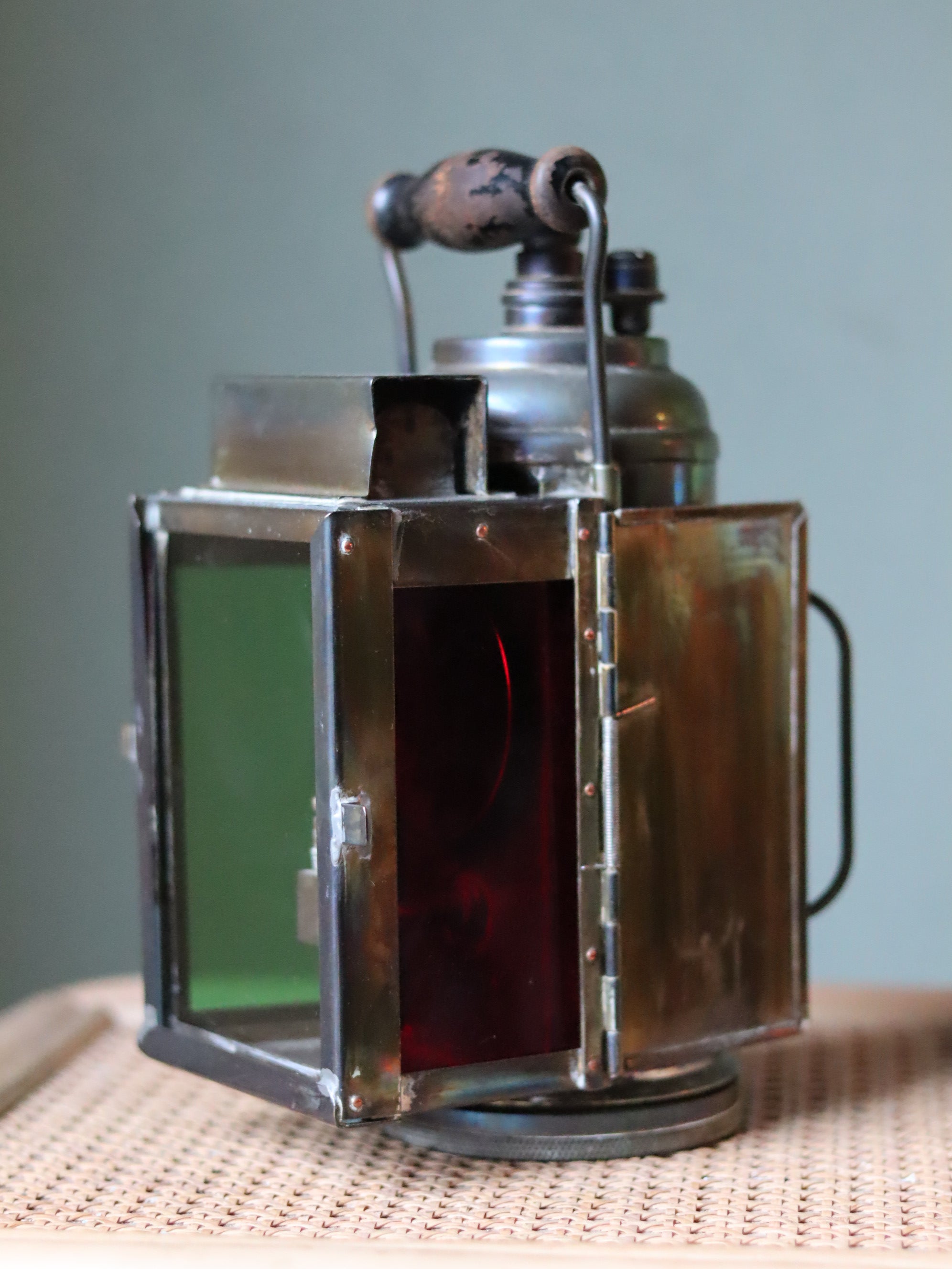 Rare Heavy Railway Hand Lamp – Signal Lantern by Gebr. Smink (Amersfoort, 1920s/30s) with colored glass oil lamps