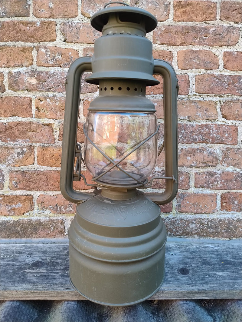 Wilba L200 carbide version hurricane lantern, front view, from the collection of Henk Kloosterman