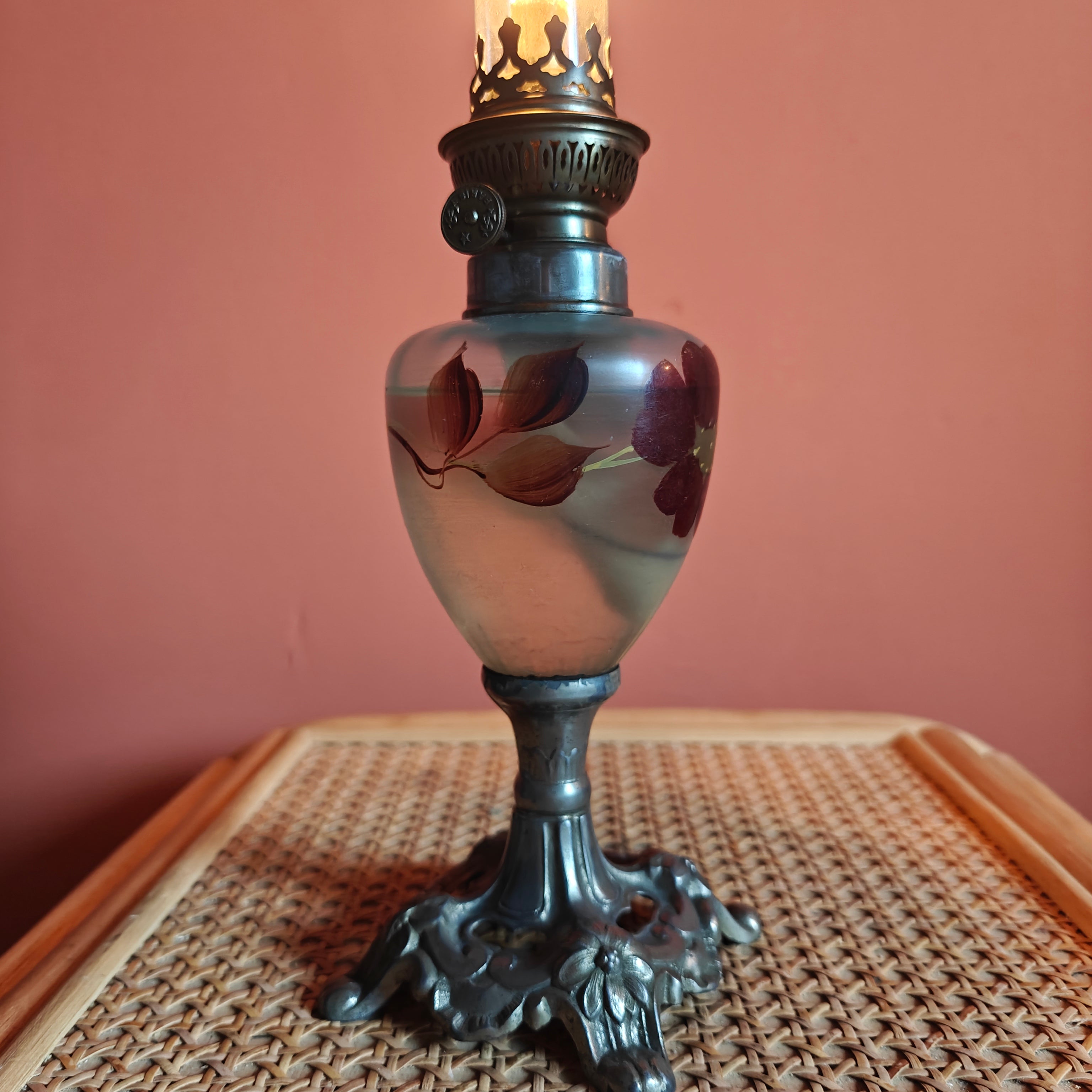 Elegant Antique French Oil Lamp – Floral Motif & SI Paris Burner (1920s–1930s)