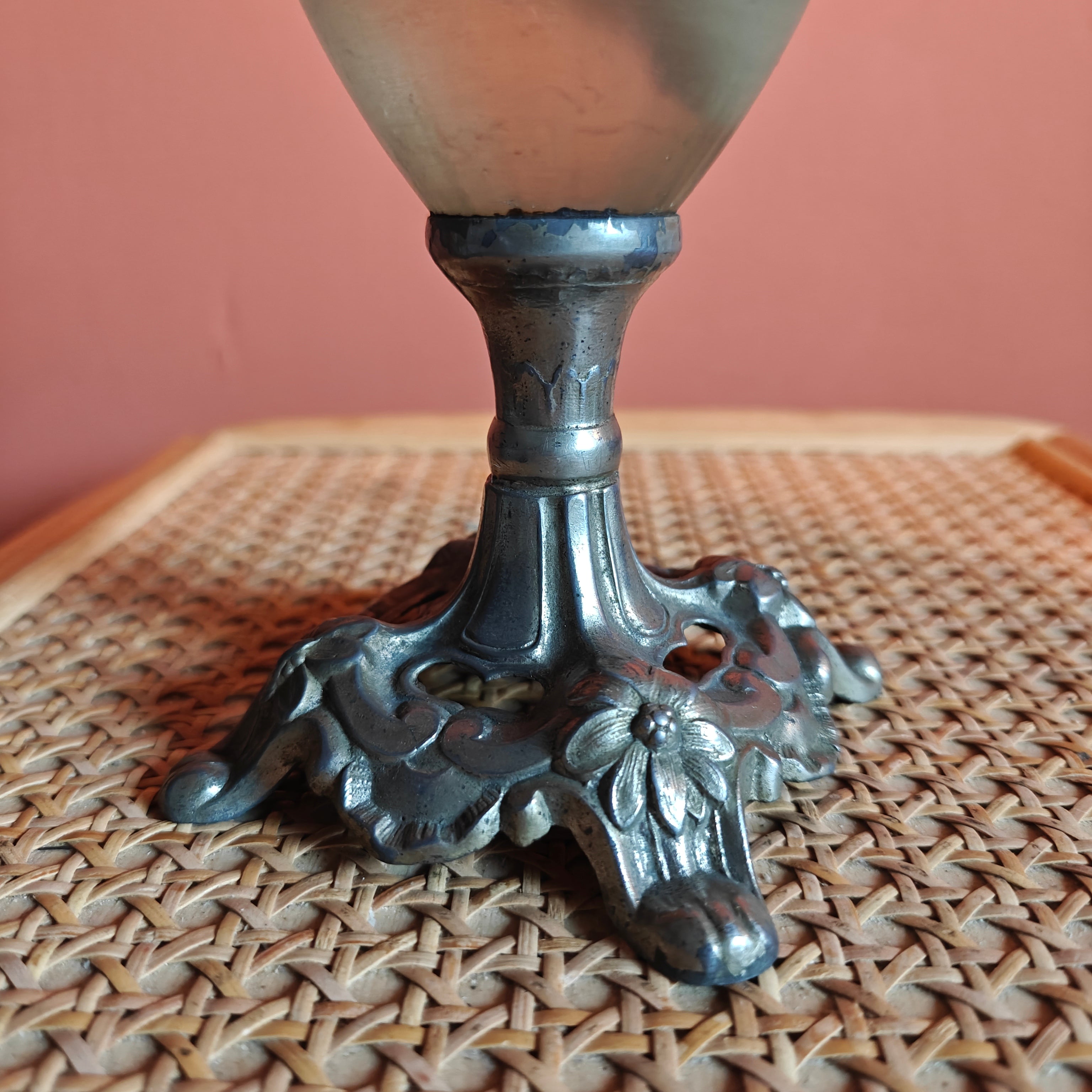 Elegant Antique French Oil Lamp – Floral Motif & SI Paris Burner (1920s–1930s)