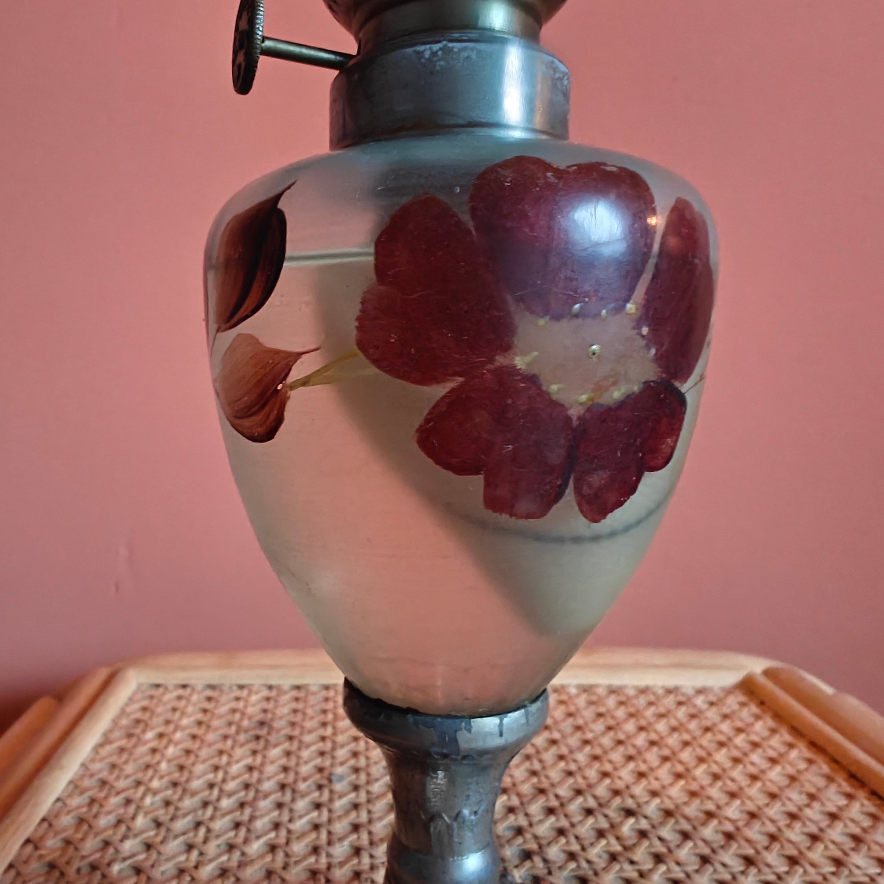 Elegant Antique French Oil Lamp – Floral Motif & SI Paris Burner (1920s–1930s)