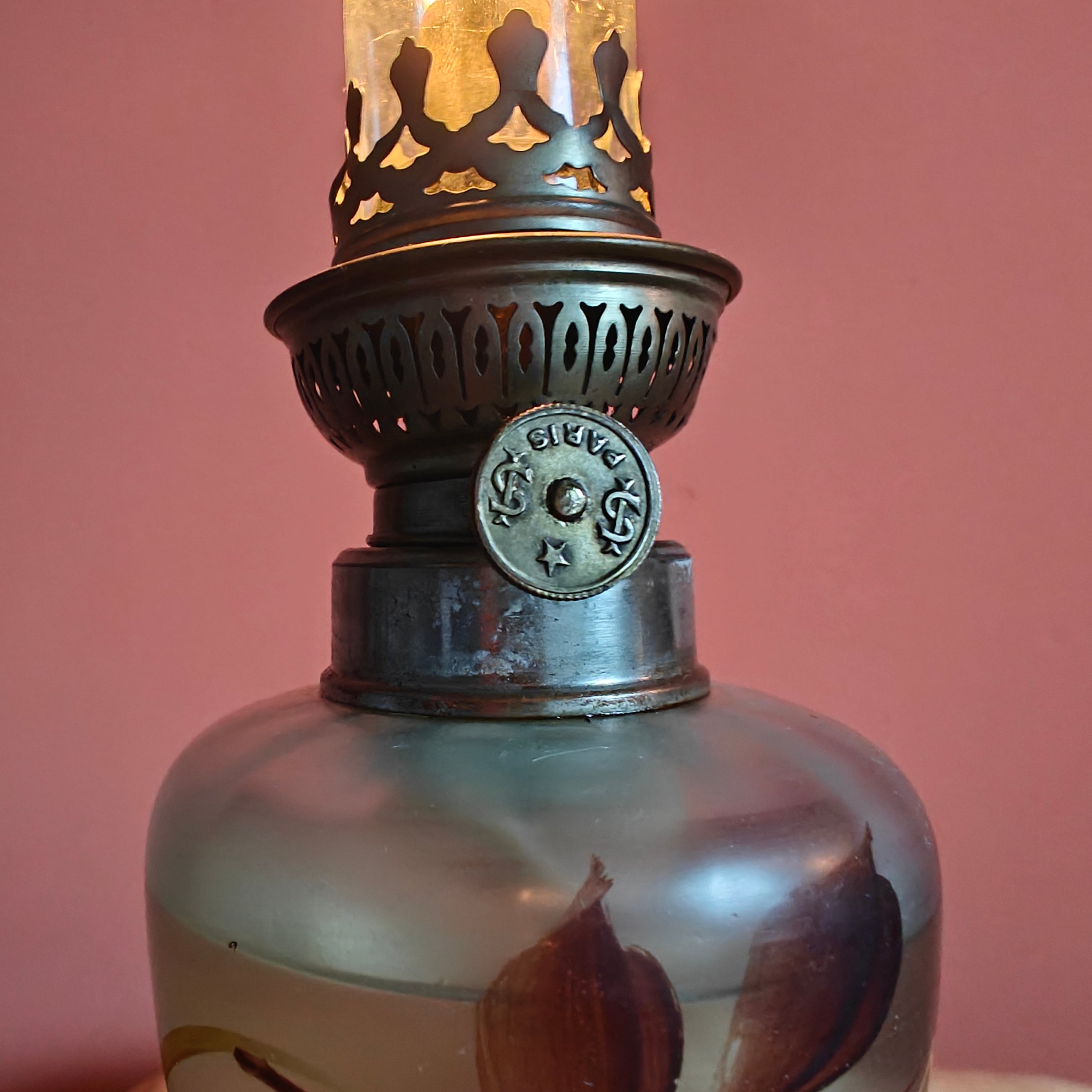 Elegant Antique French Oil Lamp – Floral Motif & SI Paris Burner (1920s–1930s)