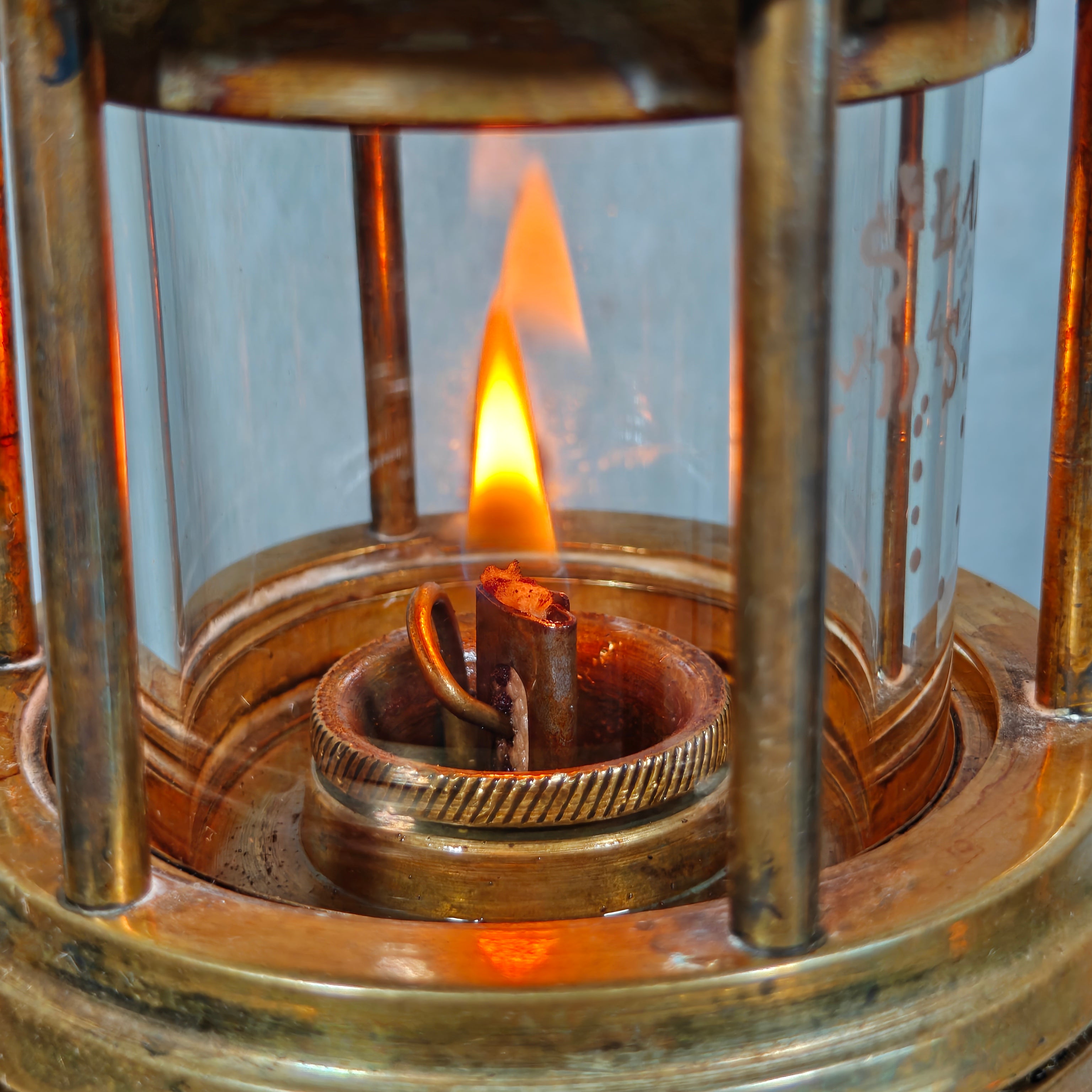 Beautiful, Miner’s Lamp – ca. 1900 – With Val St. Lambert D.S.4 Glass showing detailed oil lamp flame and brass components