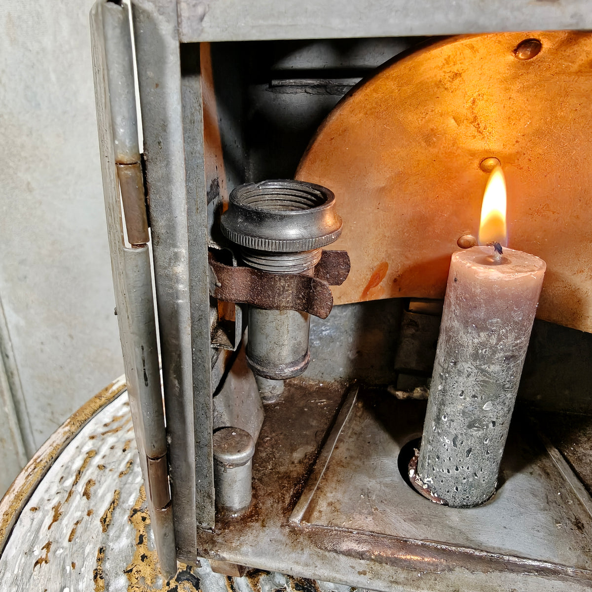 Very Rare Oil and Candle Trench Lamp – “Weltlaterne” by J. Schwarz & Co., Berlin – 1910–1920 with lit candle inside