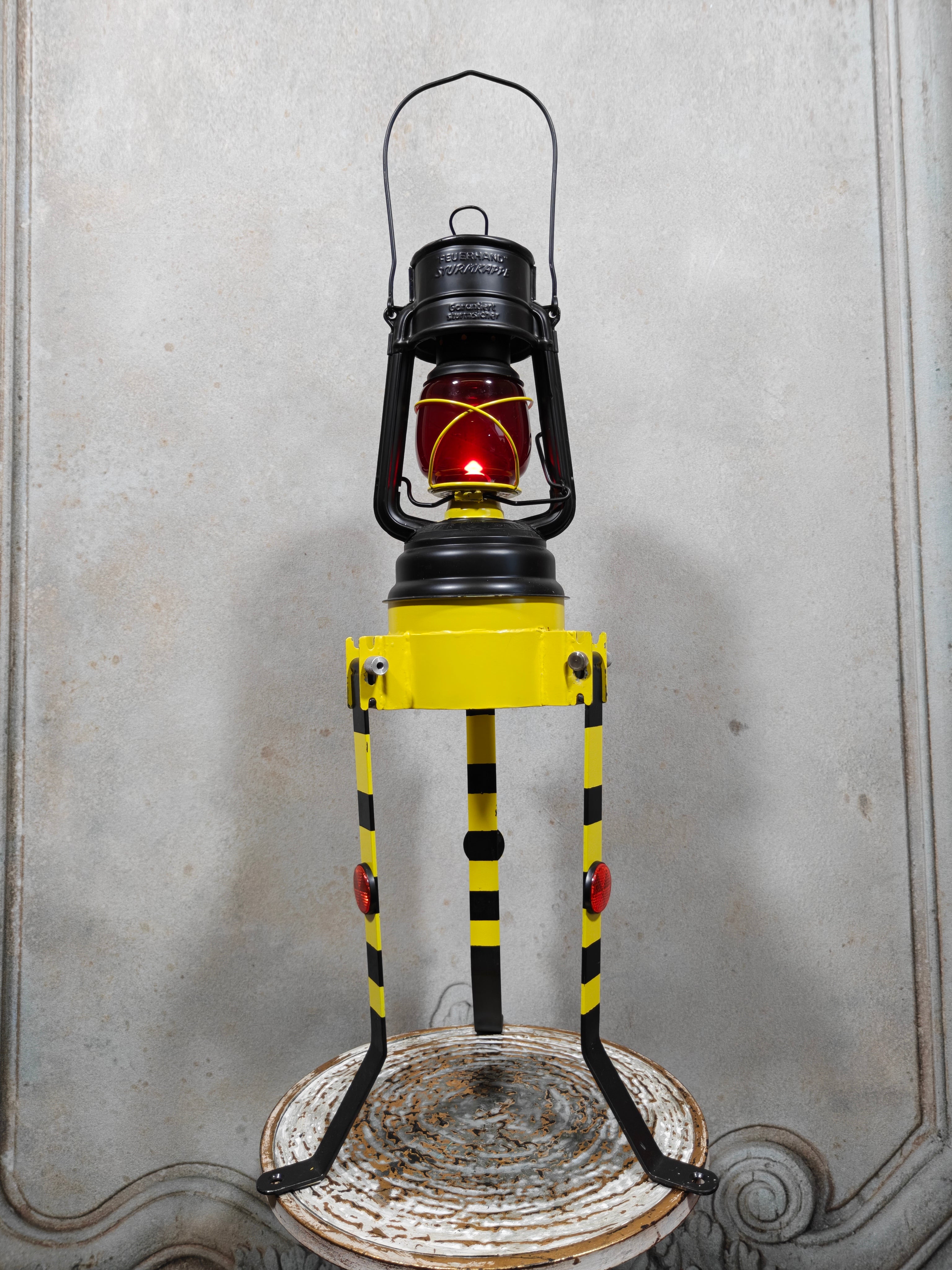 Fantastic and Unique Feuerhand 276 Breakdown Lantern – One‑of‑a‑Kind Custom Piece – Excellent Condition and Fully Usable oil lamp close-up