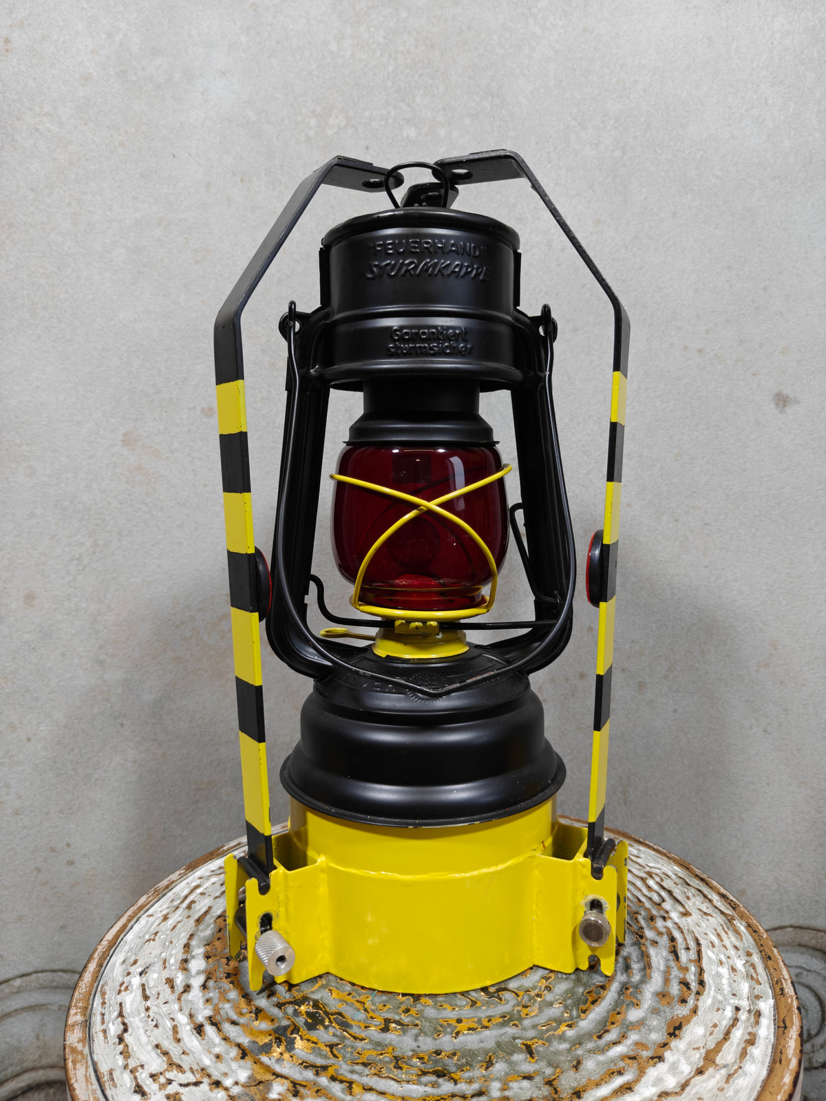 Fantastic and Unique Feuerhand 276 Breakdown Lantern – One‑of‑a‑Kind Custom Piece – Excellent Condition and Fully Usable oil lamp in black yellow