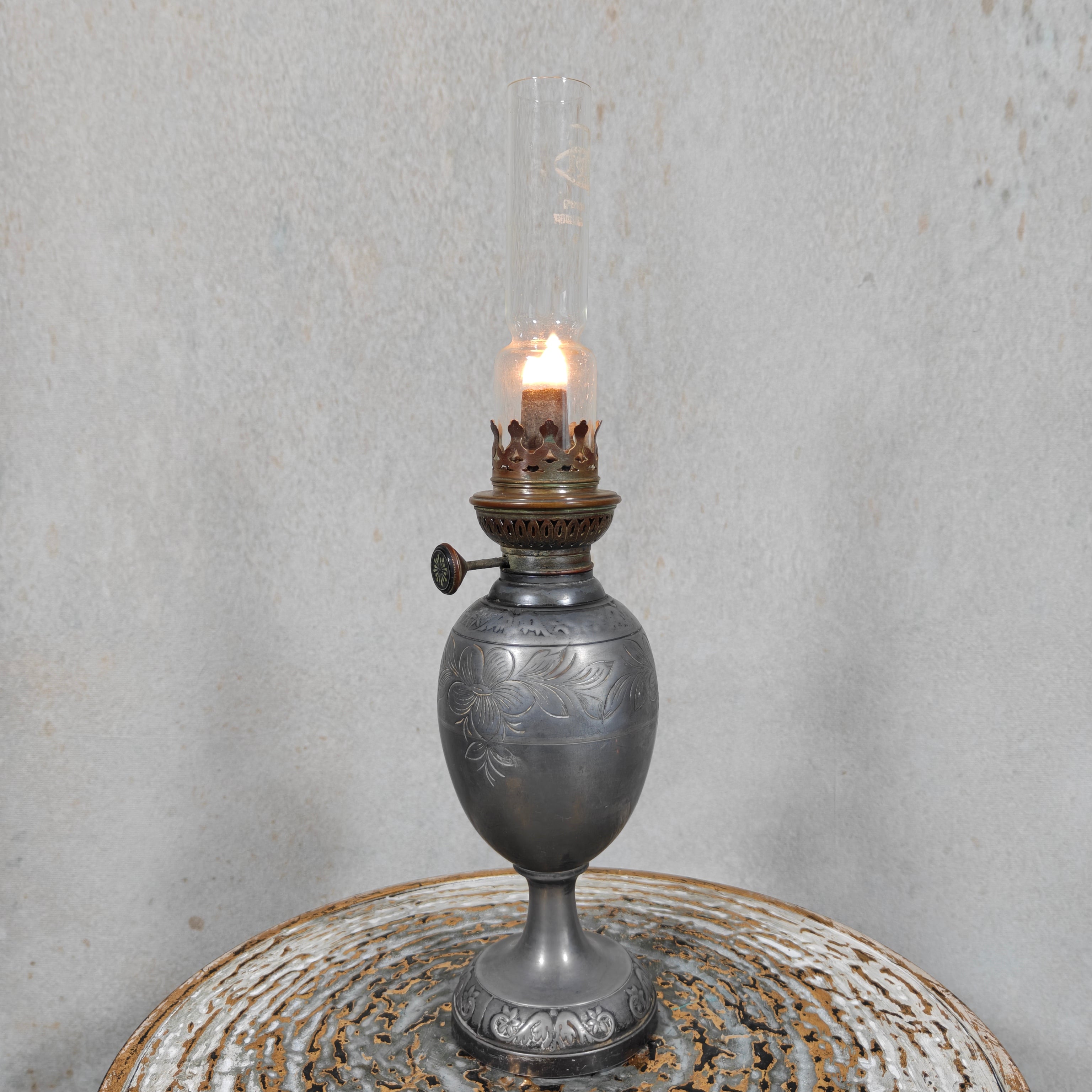 Elegant Vintage Tin Oil Lamp – Floral Motifs & SIAE Pigeon Burner (1930s–50s)