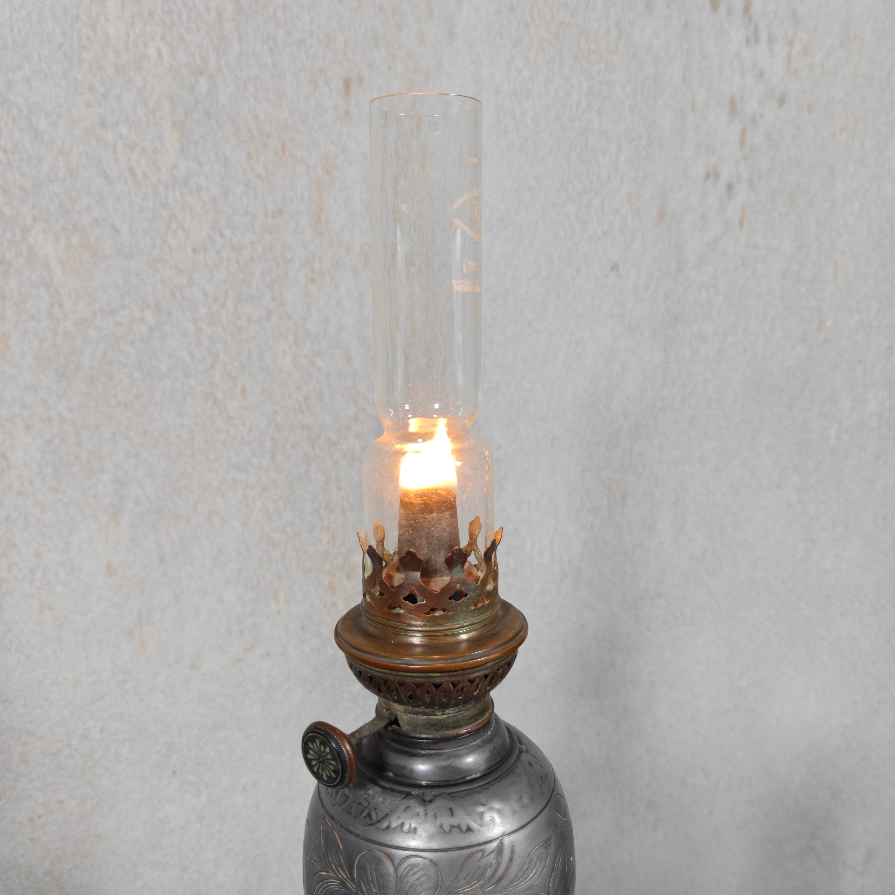 Elegant Vintage Tin Oil Lamp – Floral Motifs & SIAE Pigeon Burner (1930s–50s)