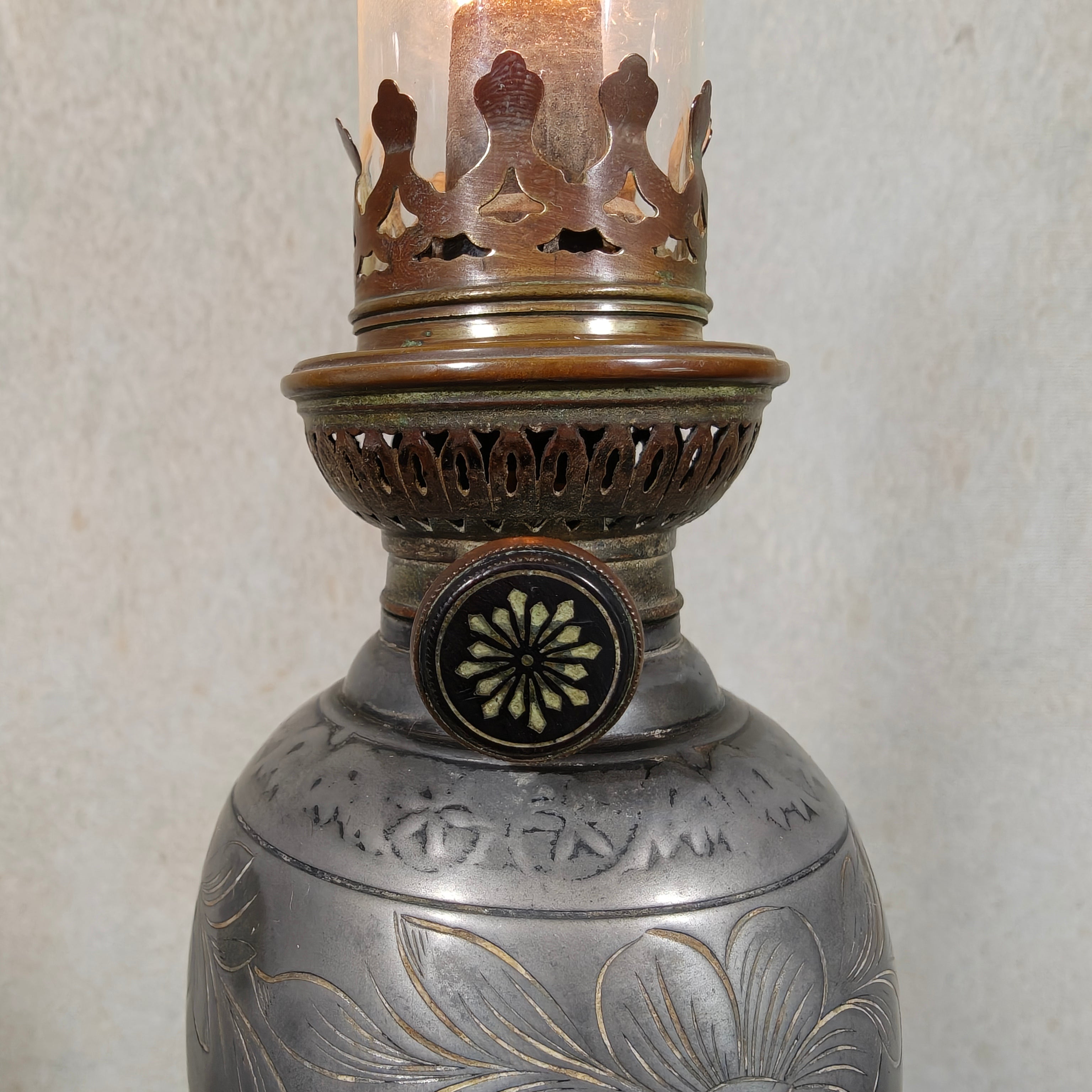 Elegant Vintage Tin Oil Lamp – Floral Motifs & SIAE Pigeon Burner (1930s–50s)
