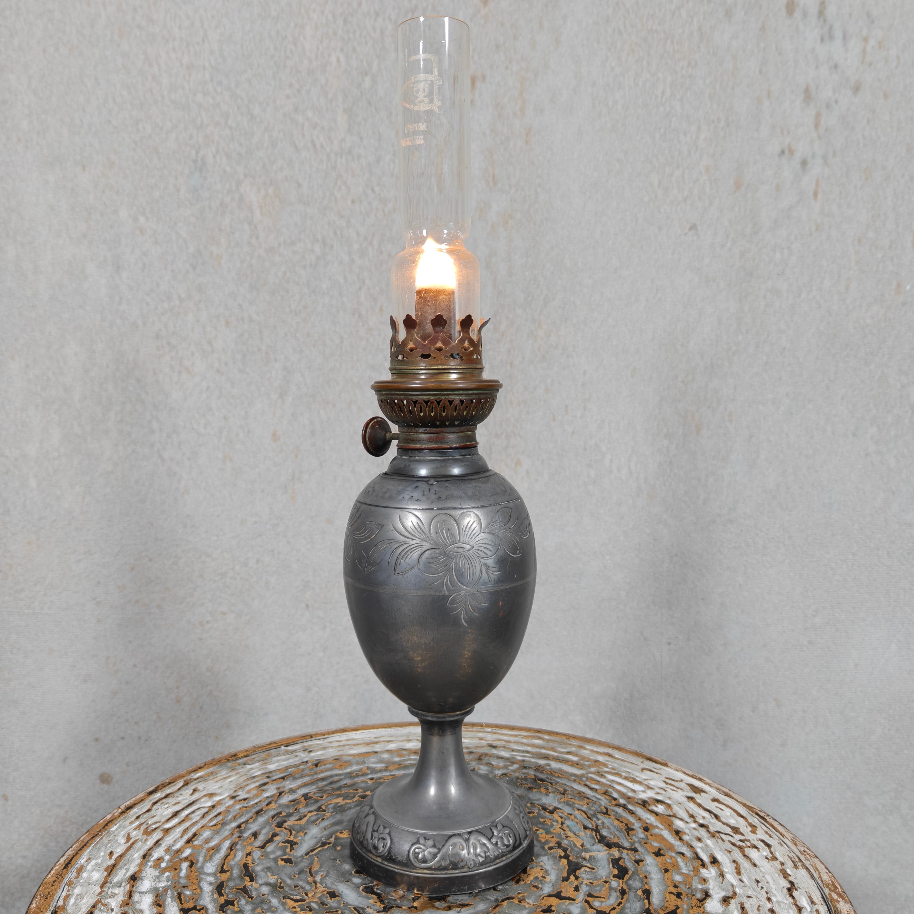 Elegant Vintage Tin Oil Lamp – Floral Motifs & SIAE Pigeon Burner (1930s–50s)