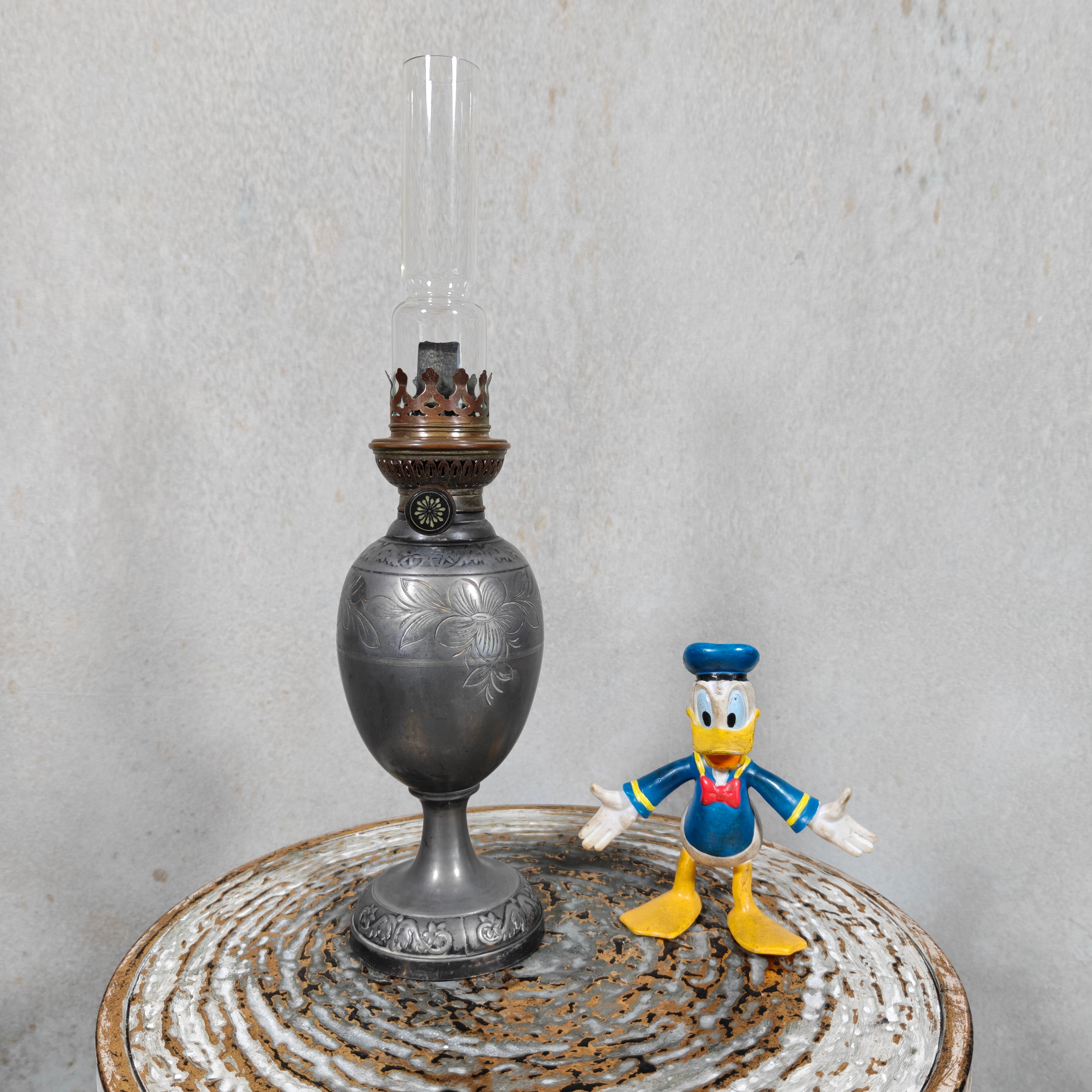 Elegant Vintage Tin Oil Lamp – Floral Motifs & SIAE Pigeon Burner (1930s–50s)