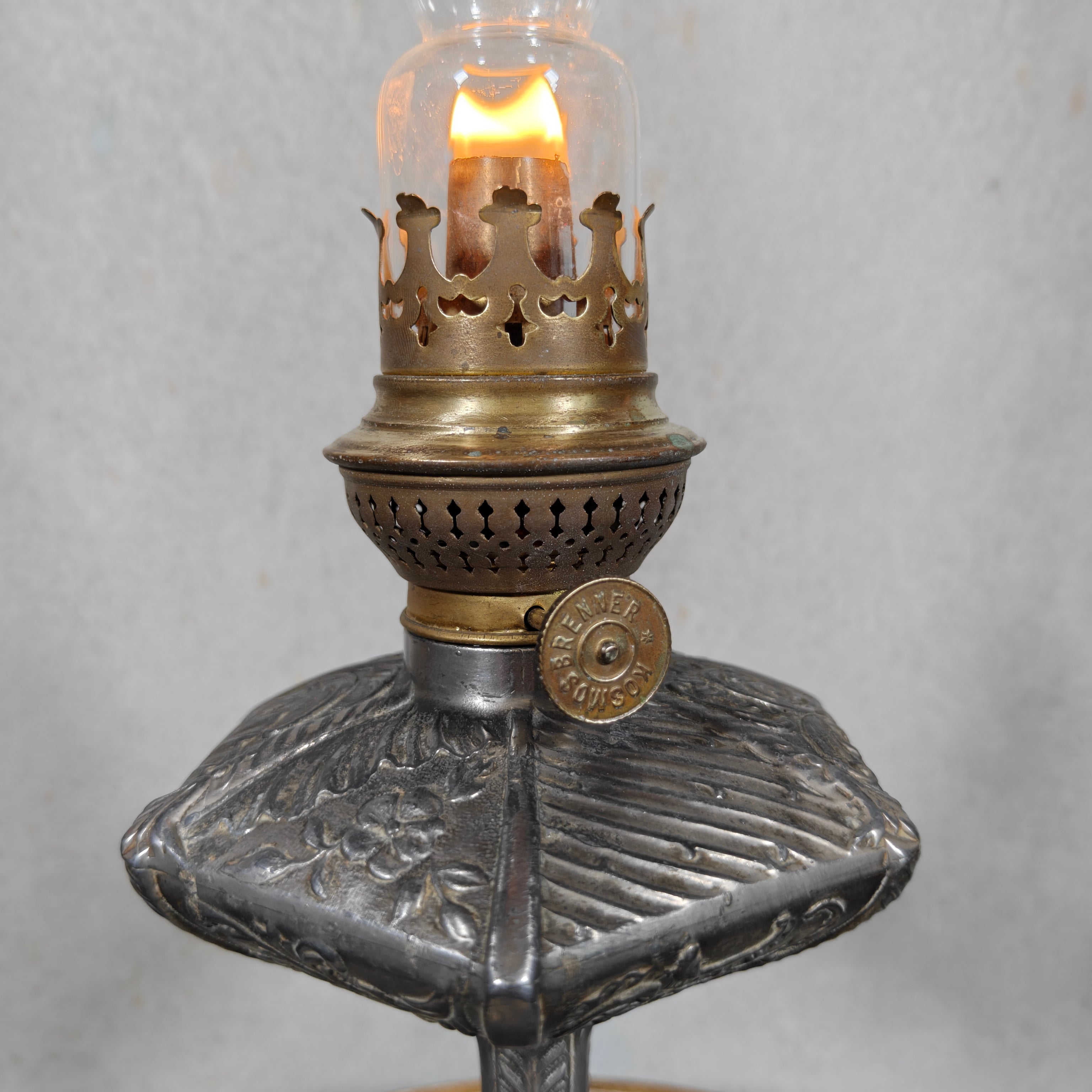 Unique Antique Tin Oil Lamp – Hexagonal Reservoir & Animal‑Head Feet (1930s–50s)
