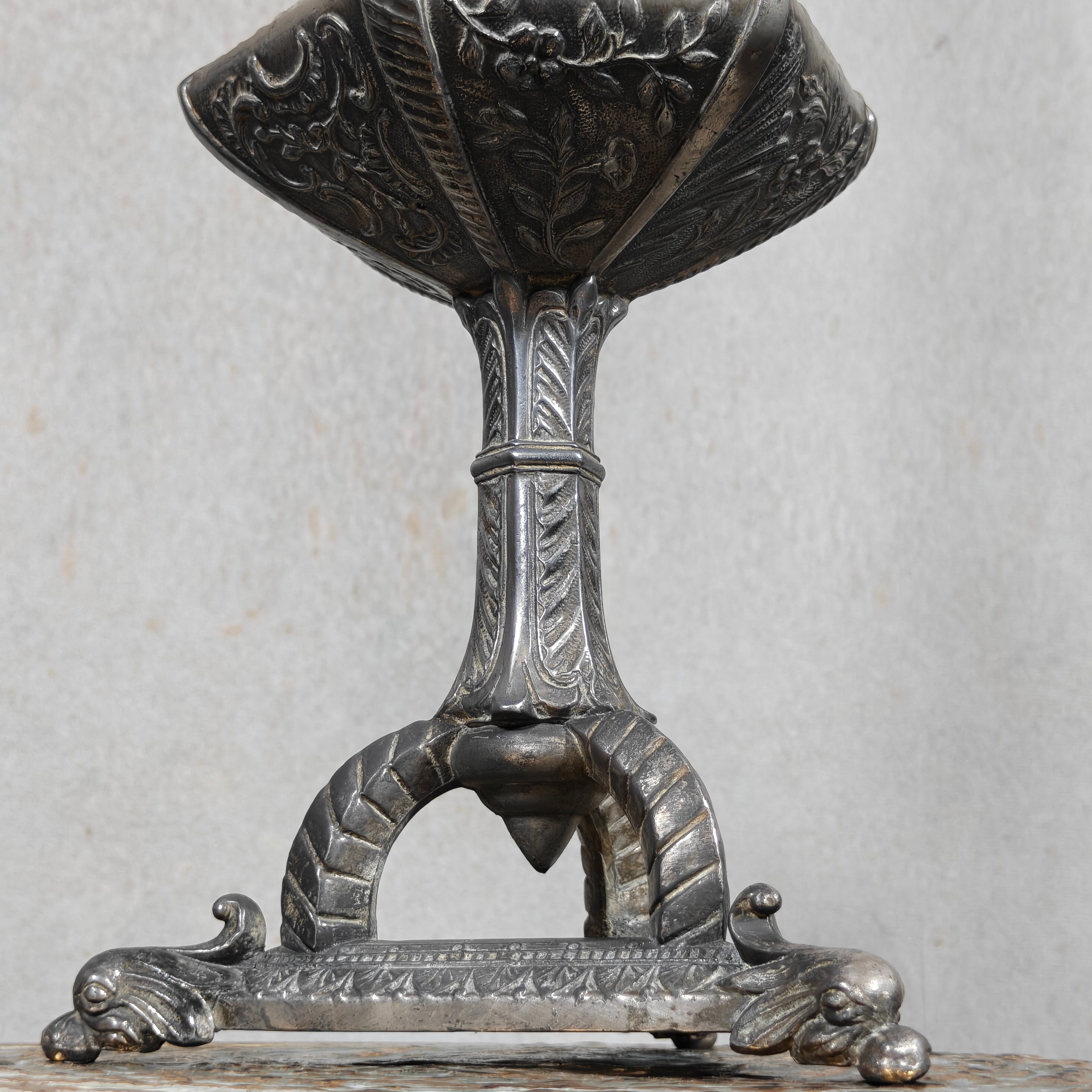 Unique Antique Tin Oil Lamp – Hexagonal Reservoir & Animal‑Head Feet (1930s–50s)