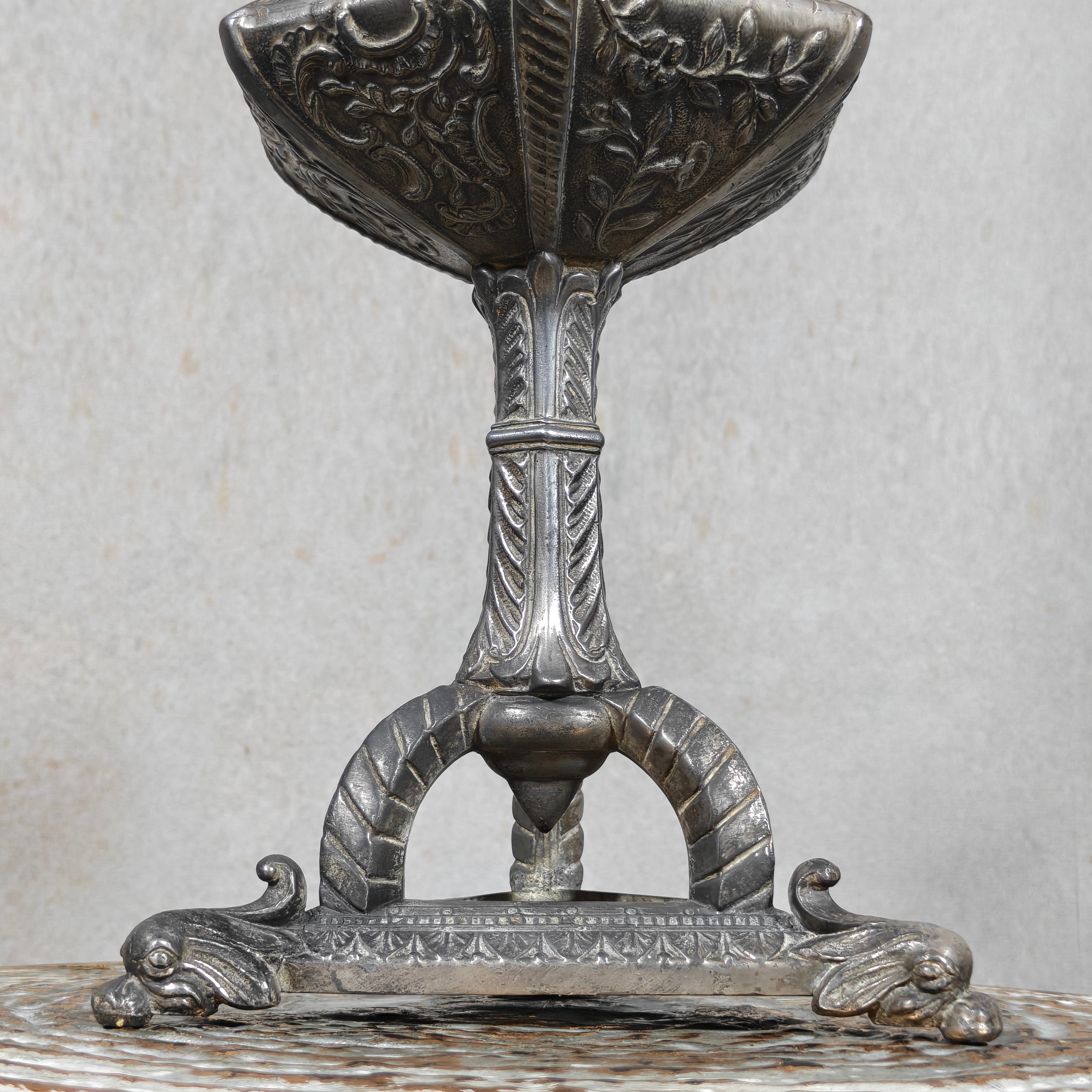 Unique Antique Tin Oil Lamp – Hexagonal Reservoir & Animal‑Head Feet (1930s–50s)