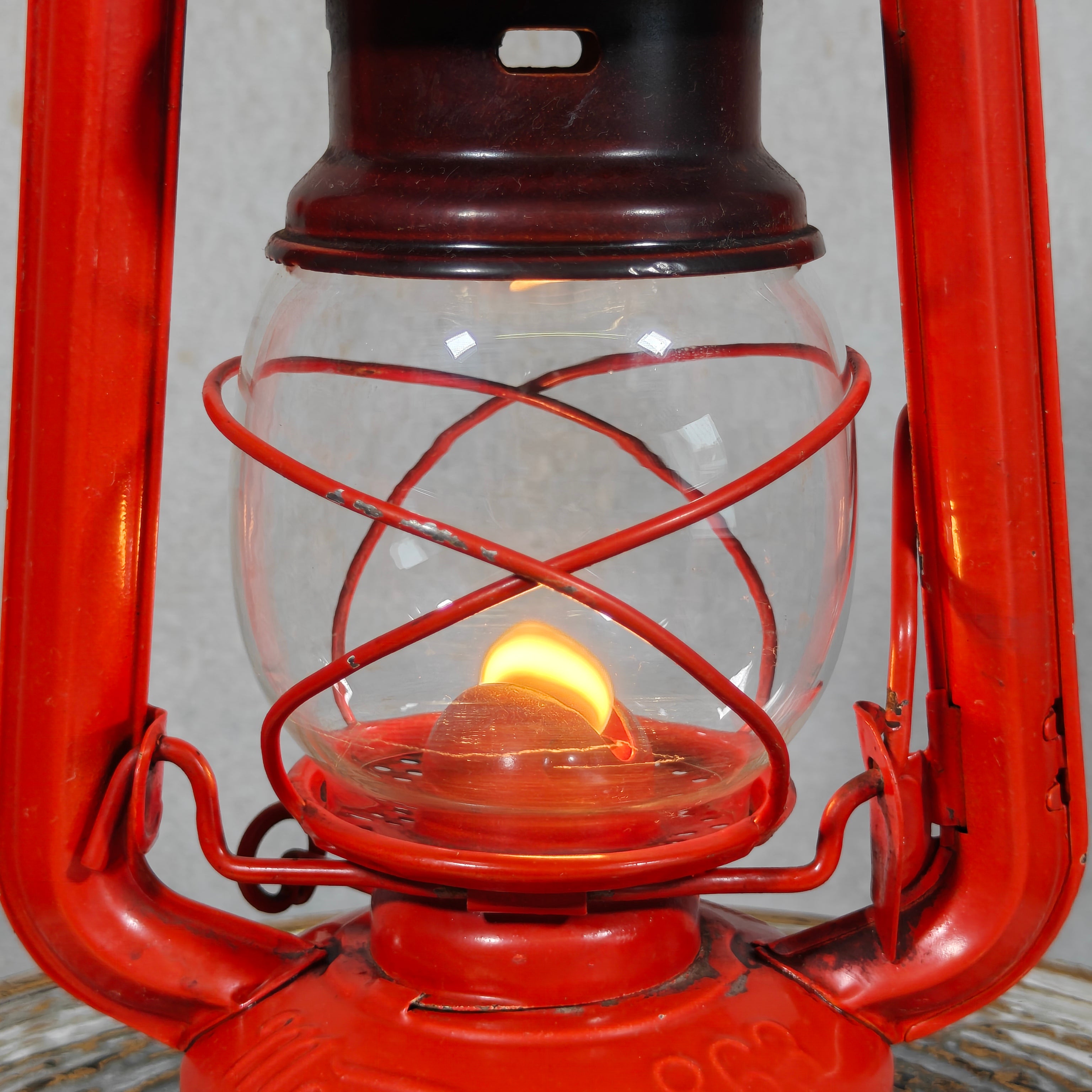 Beautiful and Functional Czech Storm Lantern – Meva 863 (1980) showcasing a red vintage oil lamp in working condition