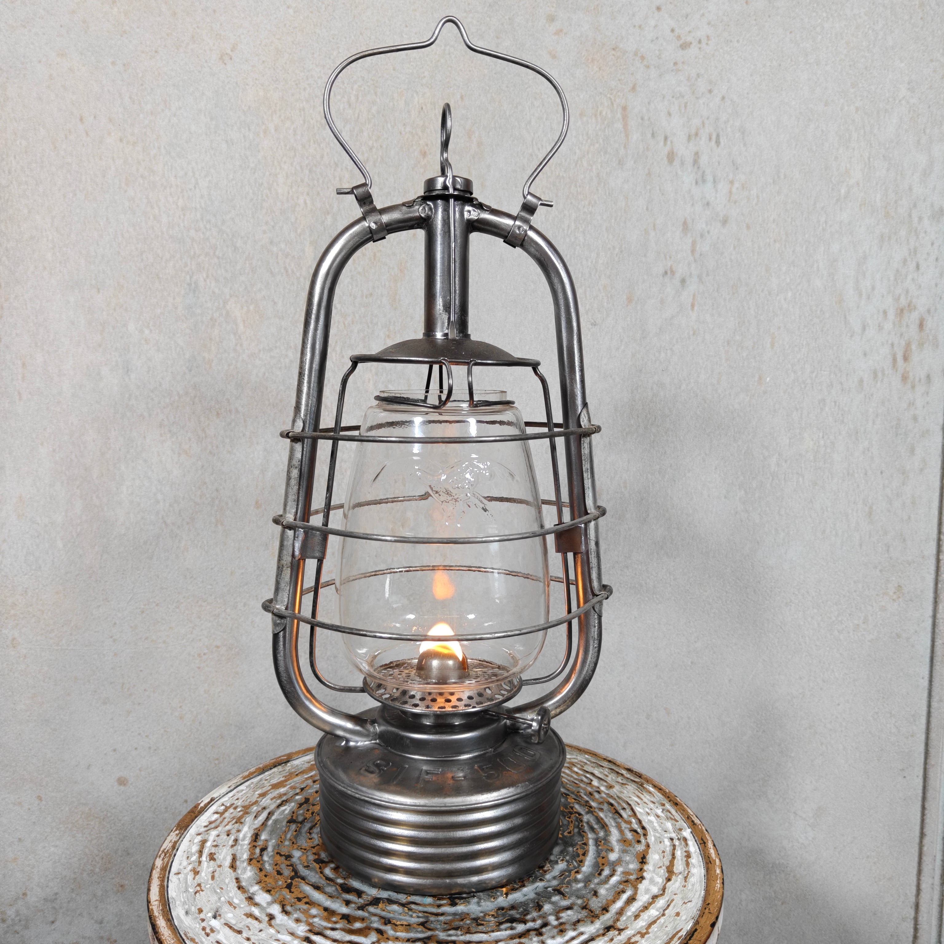 SIF 500 Vintage French Storm Lantern – Beautiful Usable Condition – Rare Bird‑Pattern Glass – 1950s–1970s