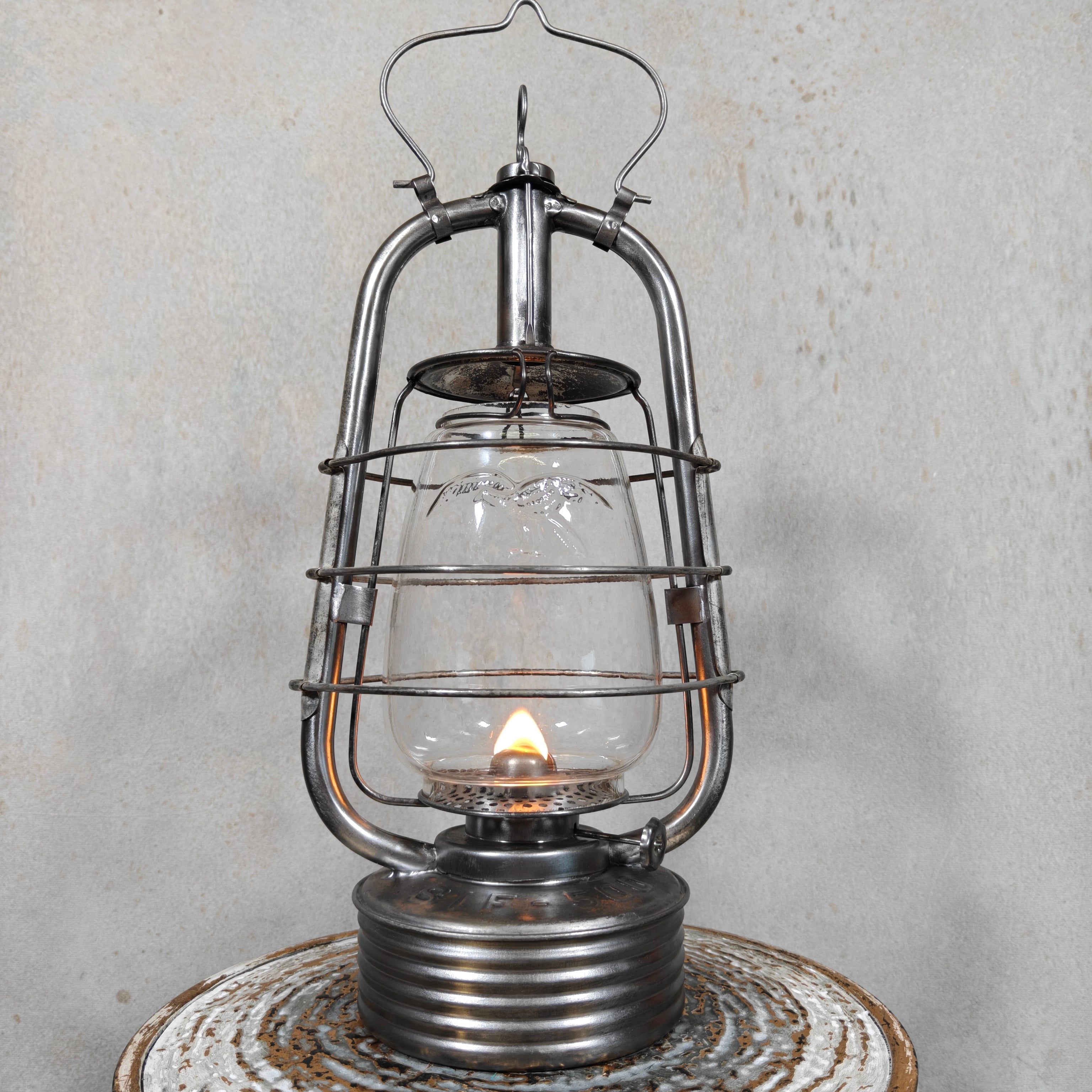 SIF 500 Vintage French Storm Lantern – Beautiful Usable Condition – Rare Bird‑Pattern Glass – 1950s–1970s