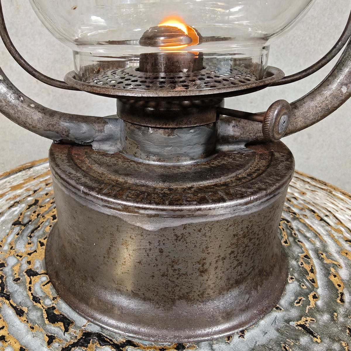 Helvetia Storm Lantern – Rare Swiss Egloff & Cie Model (c. 1920) – Original Marked Glass – Fully Working