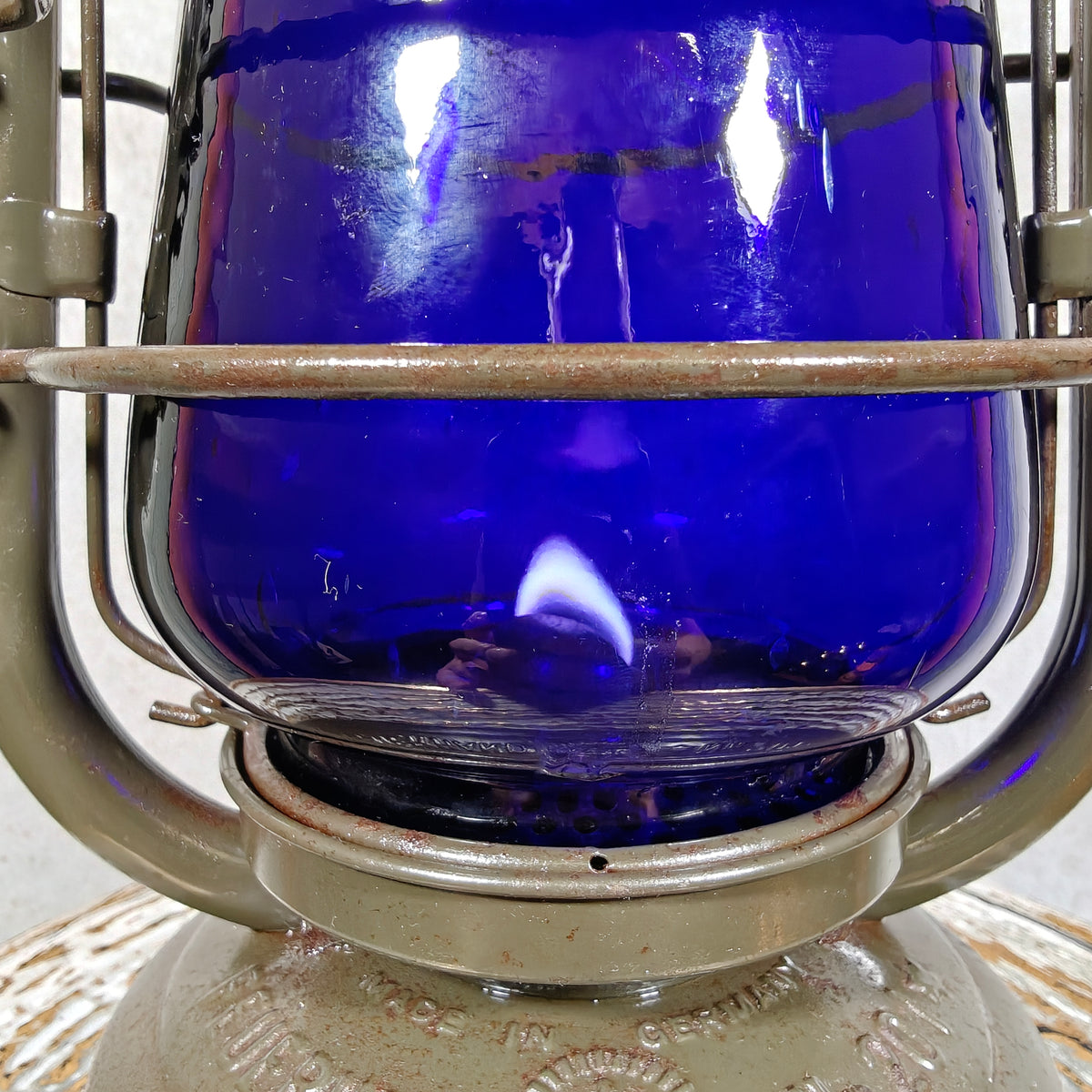 Stunning Original Feuerhand 201 hurricane Lantern, original paint (1930s) – Rare Blue Glass