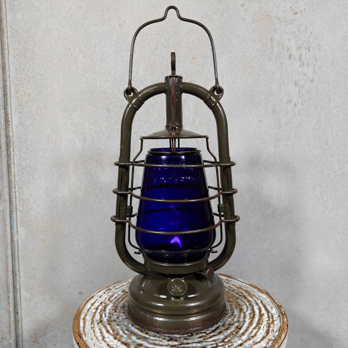 Stunning Original Feuerhand 201 hurricane Lantern, original paint (1930s) – Rare Blue Glass