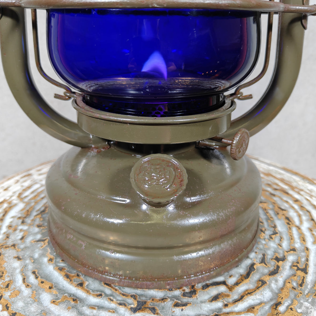 Stunning Original Feuerhand 201 hurricane Lantern, original paint (1930s) – Rare Blue Glass