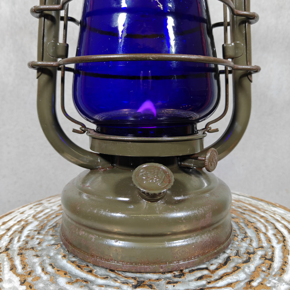 Stunning Original Feuerhand 201 hurricane Lantern, original paint (1930s) – Rare Blue Glass
