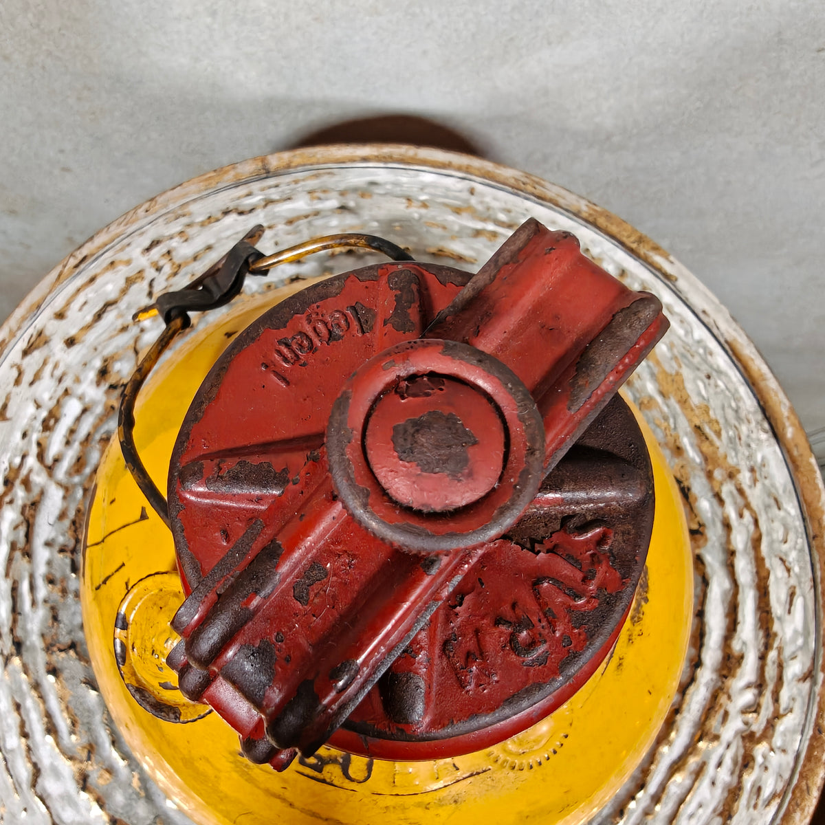 Feuerhand WarnFackel Diesel K8002 -  Rare Early Version – Complete with Matches – Working Condition – c. 1960s