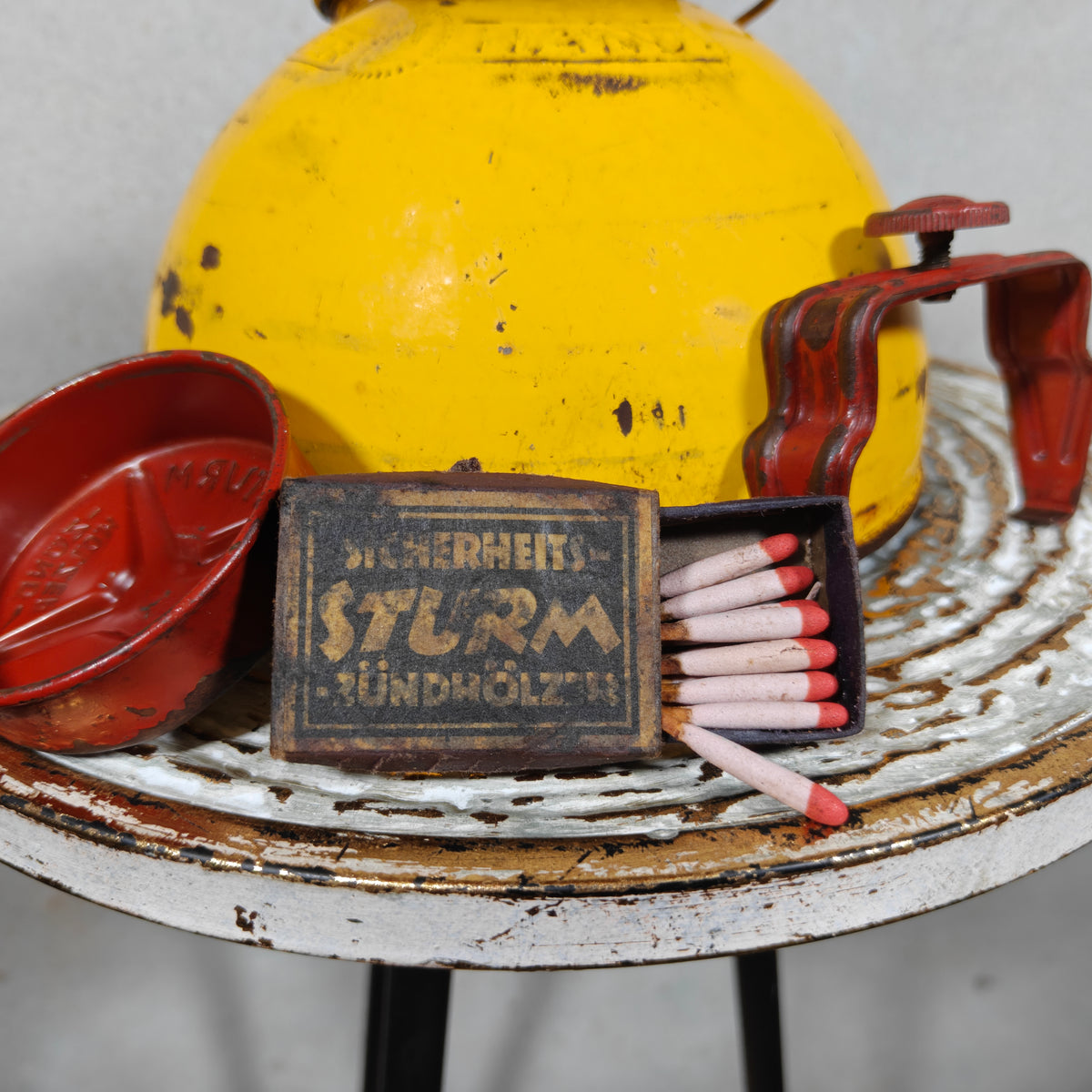 Feuerhand WarnFackel Diesel K8002 -  Rare Early Version – Complete with Matches – Working Condition – c. 1960s