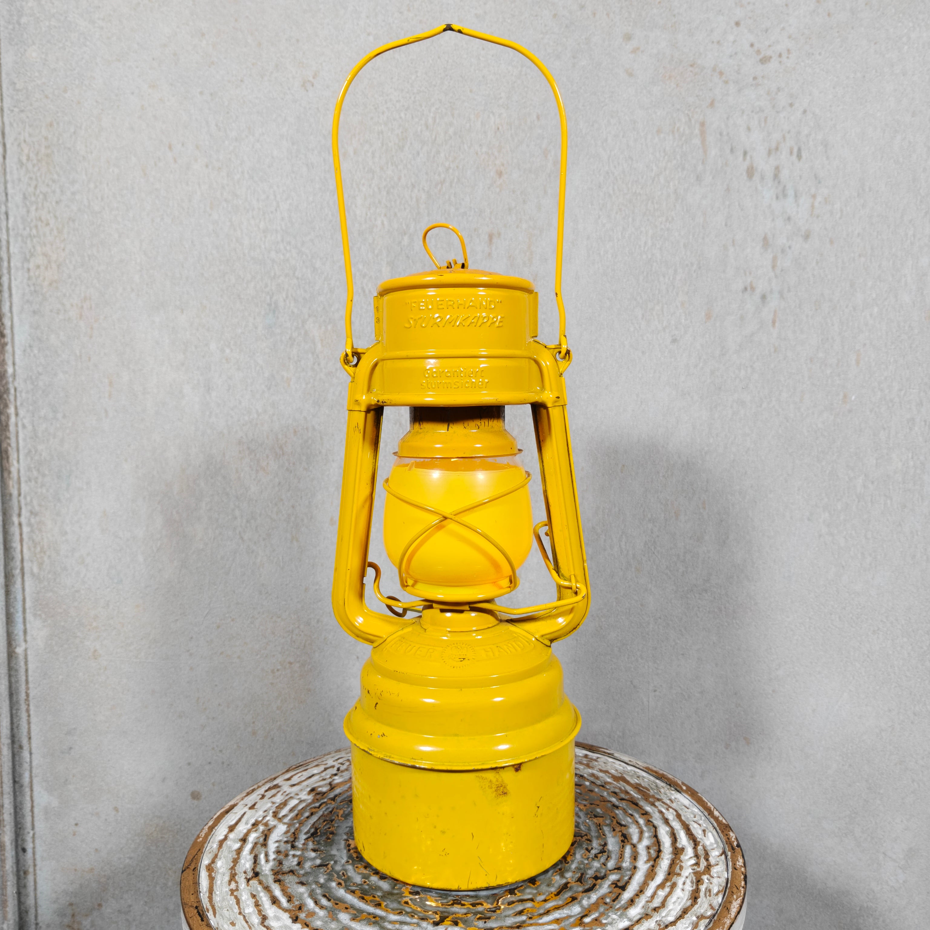 Beautiful hurricane lantern – Feuerhand 276 STK/70 Western Germany – Baby Special safety lantern / construction lantern – In very good condition