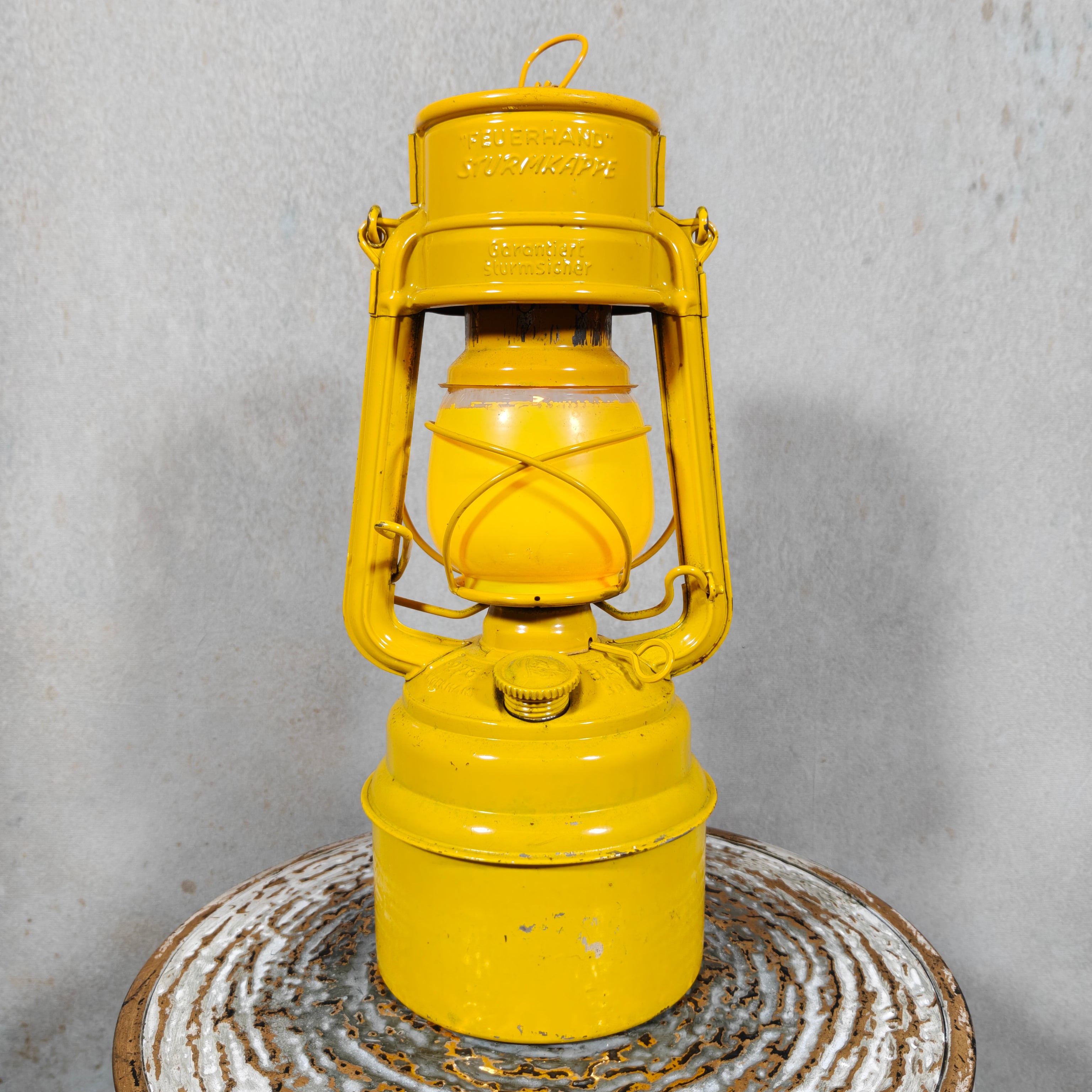 Beautiful hurricane lantern – Feuerhand 276 STK/70 Western Germany – Baby Special safety lantern / construction lantern – In very good condition