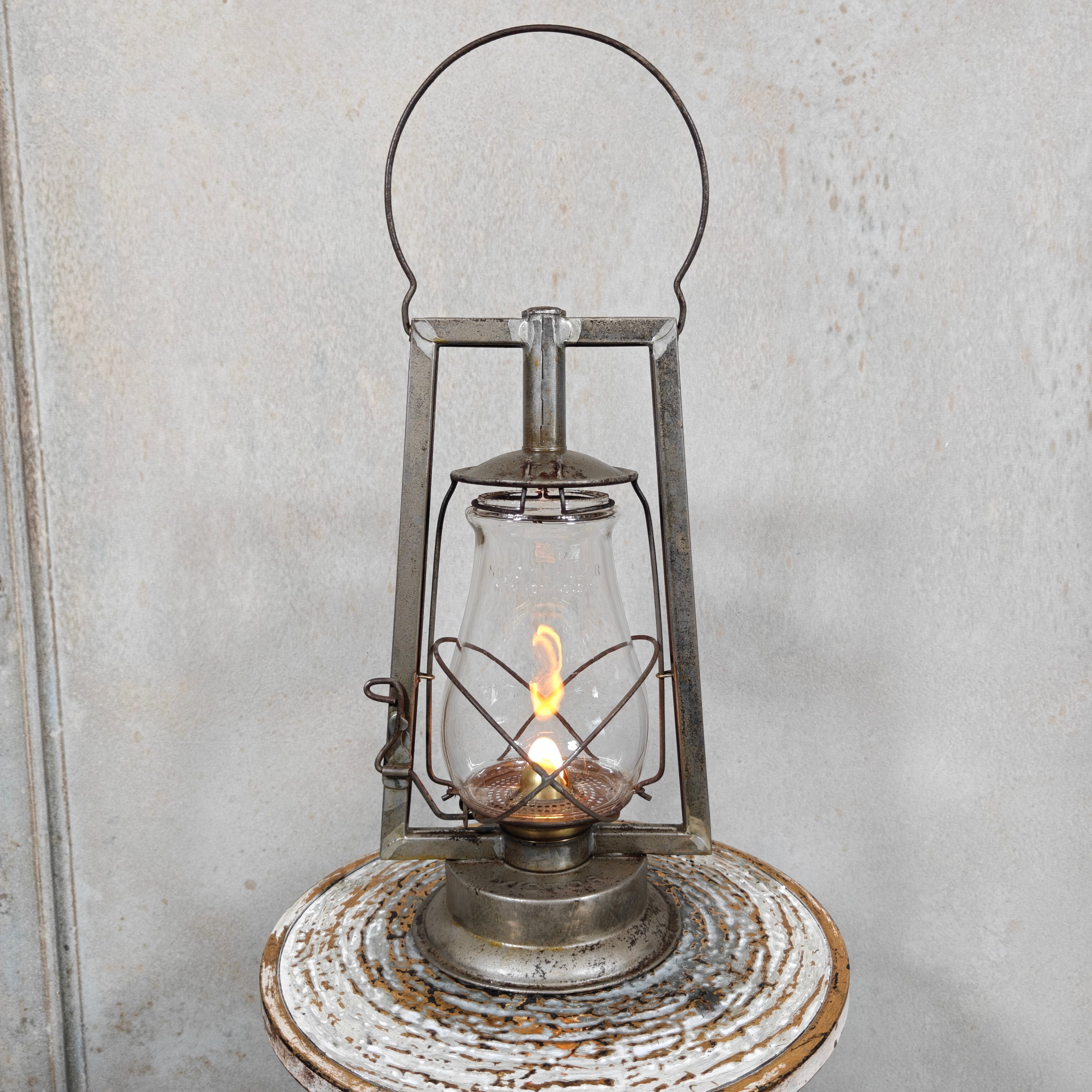 Fantastic Vintage Dietz Victor Hurricane Lantern – Early Model (1898–1906) with Rare Original Globe