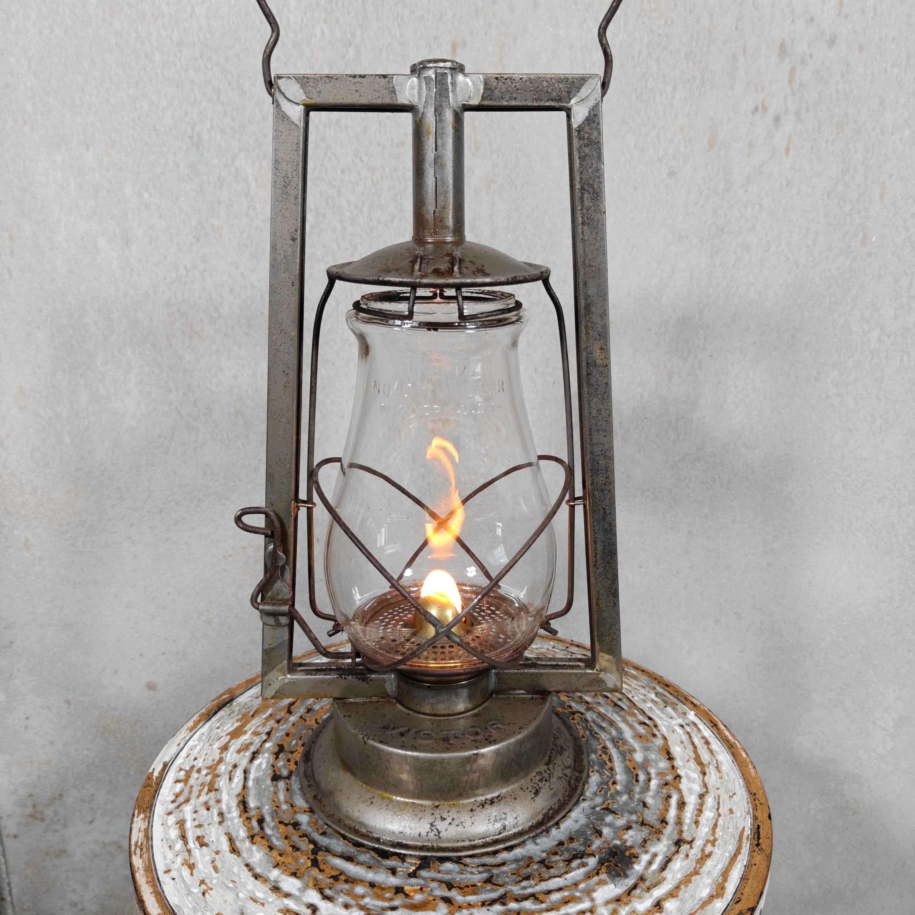 Fantastic Vintage Dietz Victor Hurricane Lantern – Early Model (1898–1906) with Rare Original Globe