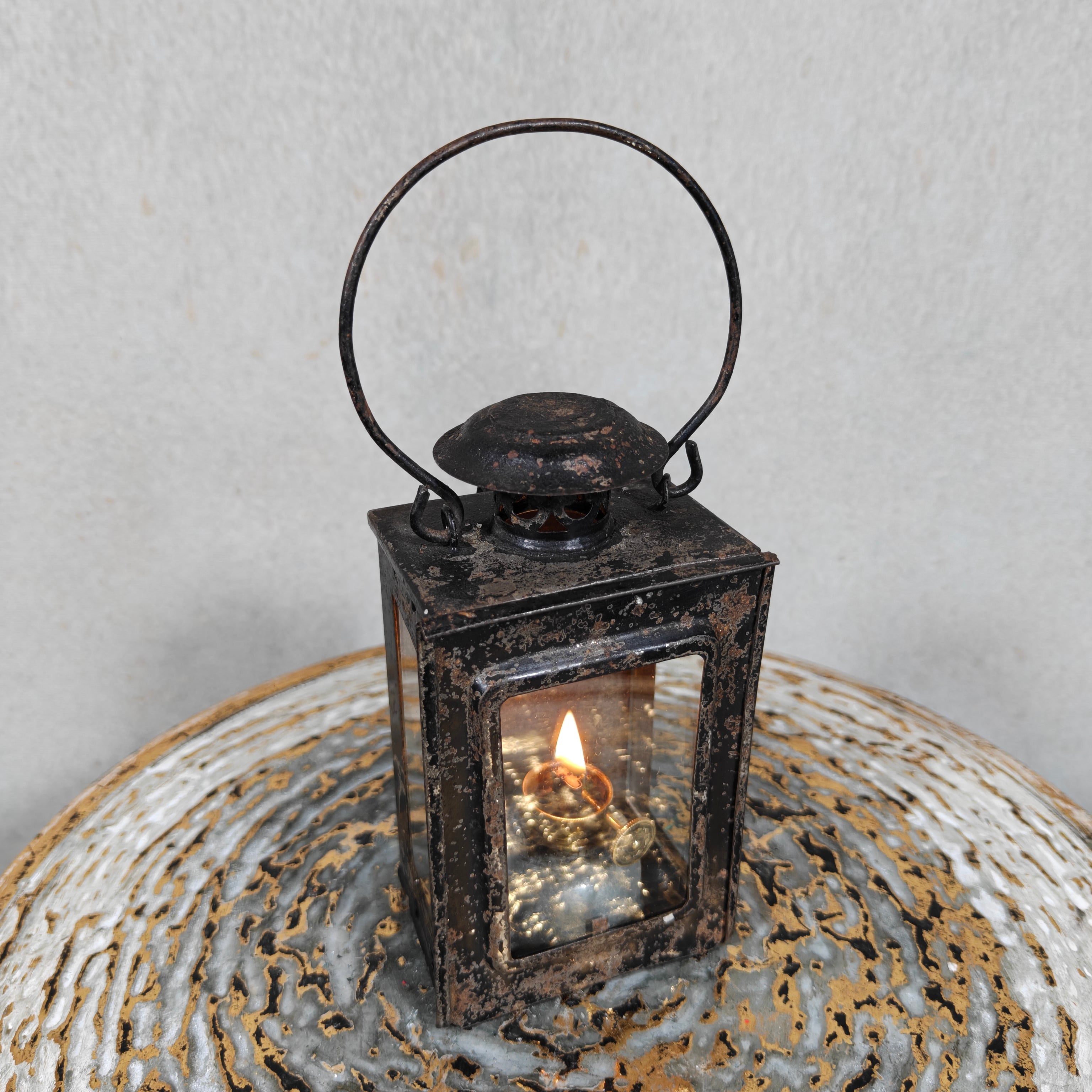 Unique Small Vintage Hand Lantern Oil Lamp – Hand Lamp with Glass, Complete and Working