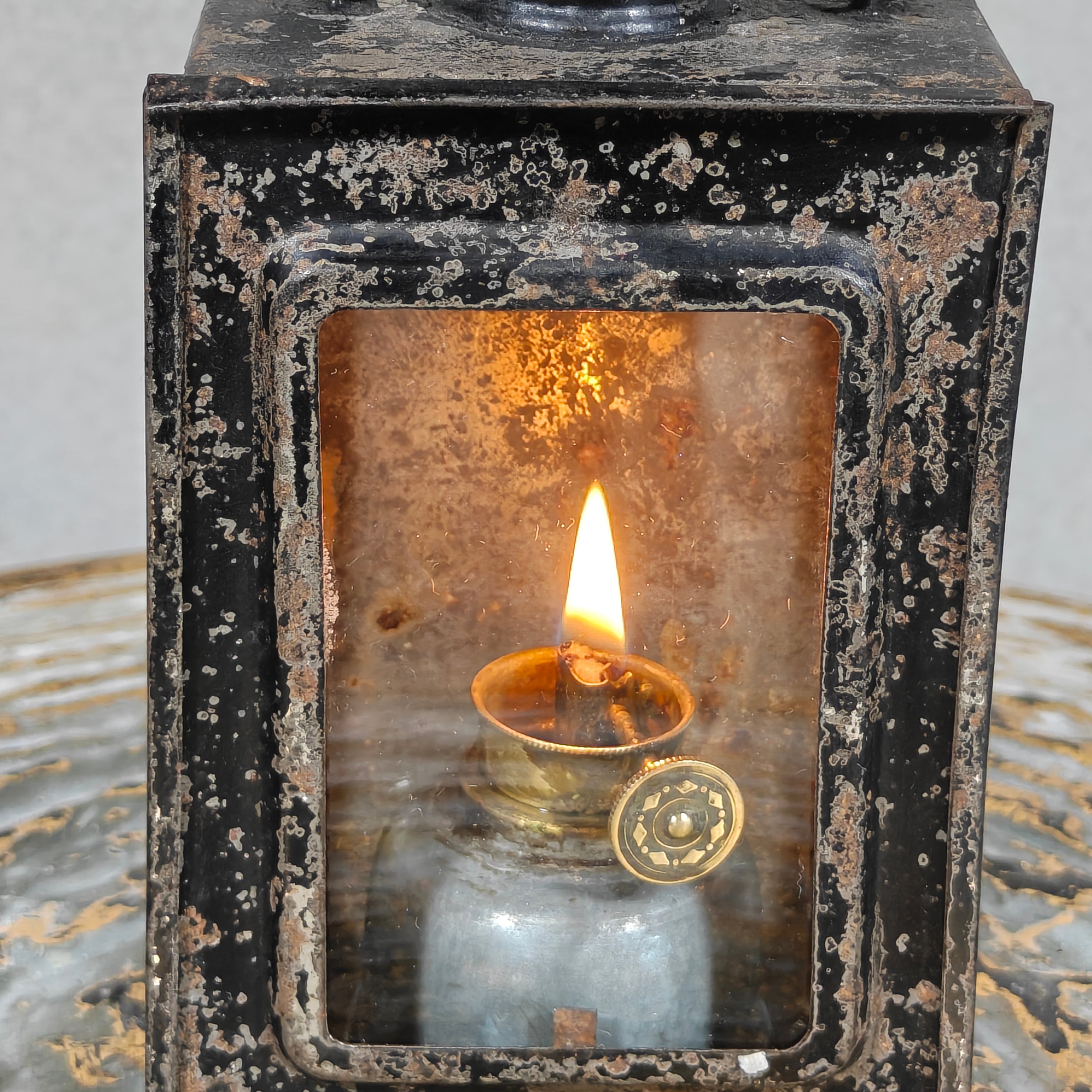 Unique Small Vintage Hand Lantern Oil Lamp – Hand Lamp with Glass, Complete and Working