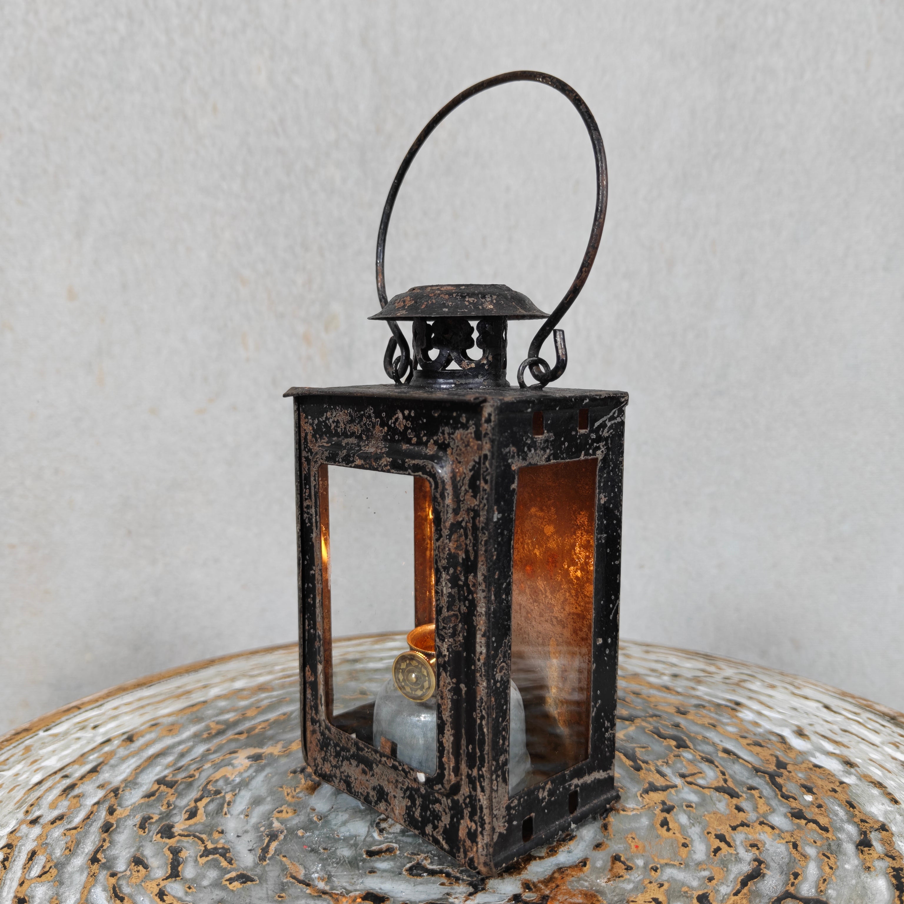 Unique Small Vintage Hand Lantern Oil Lamp – Hand Lamp with Glass, Complete and Working
