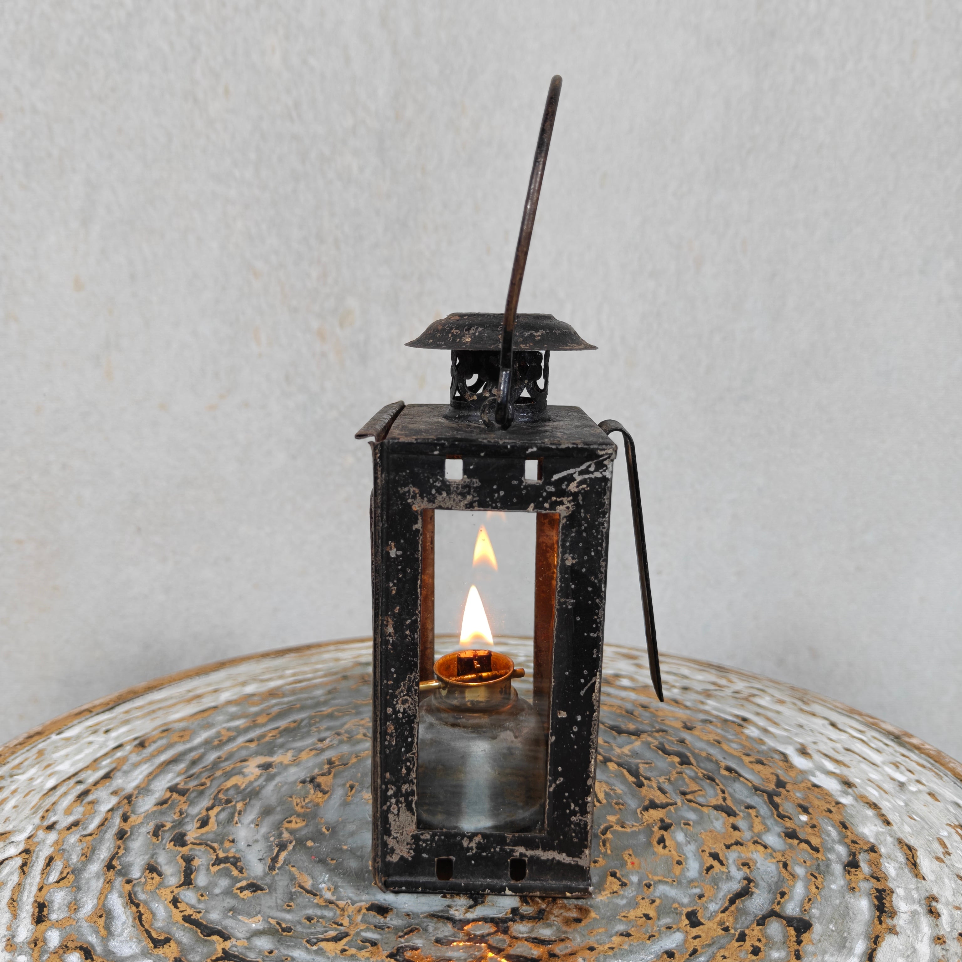 Unique Small Vintage Hand Lantern Oil Lamp – Hand Lamp with Glass, Complete and Working
