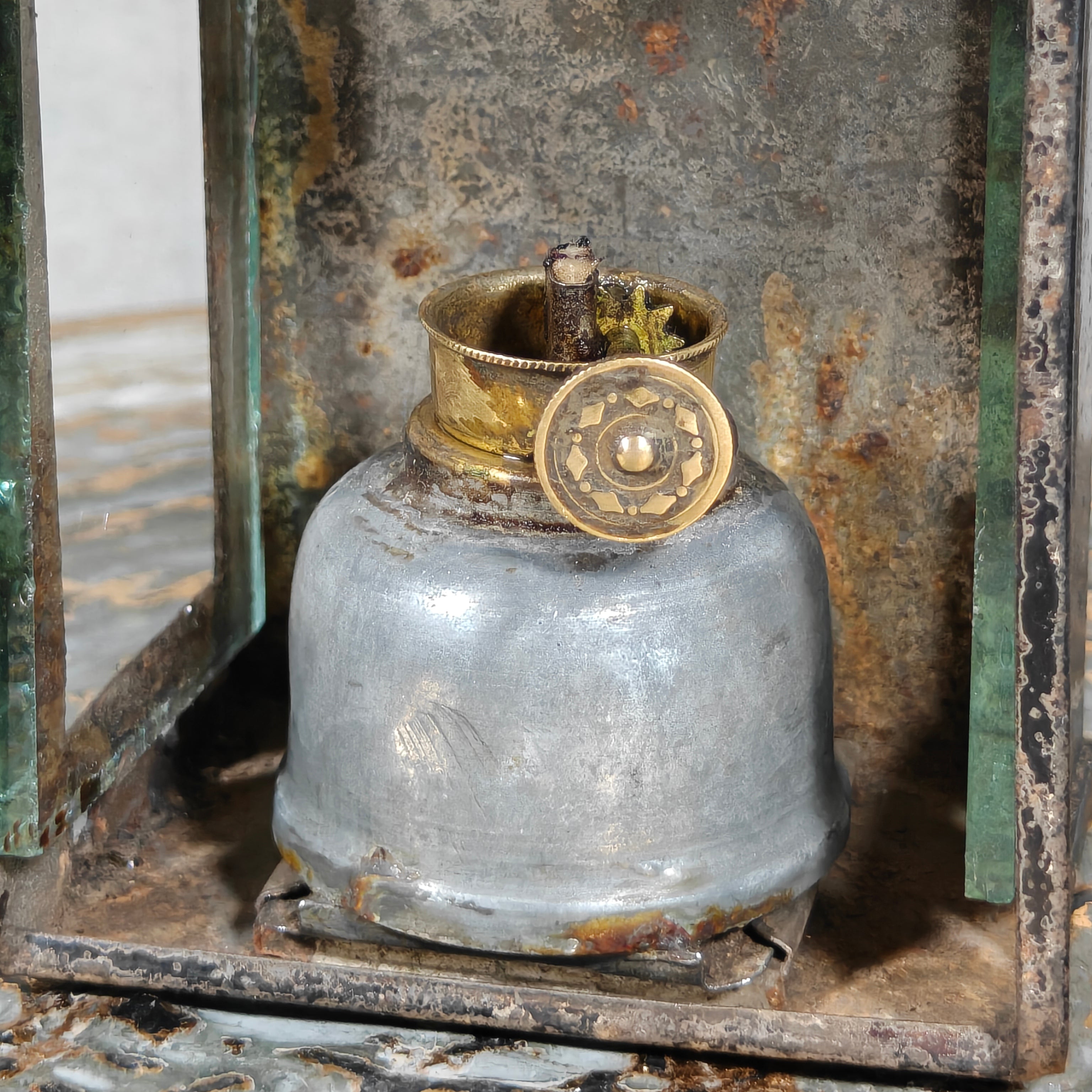Unique Small Vintage Hand Lantern Oil Lamp – Hand Lamp with Glass, Complete and Working