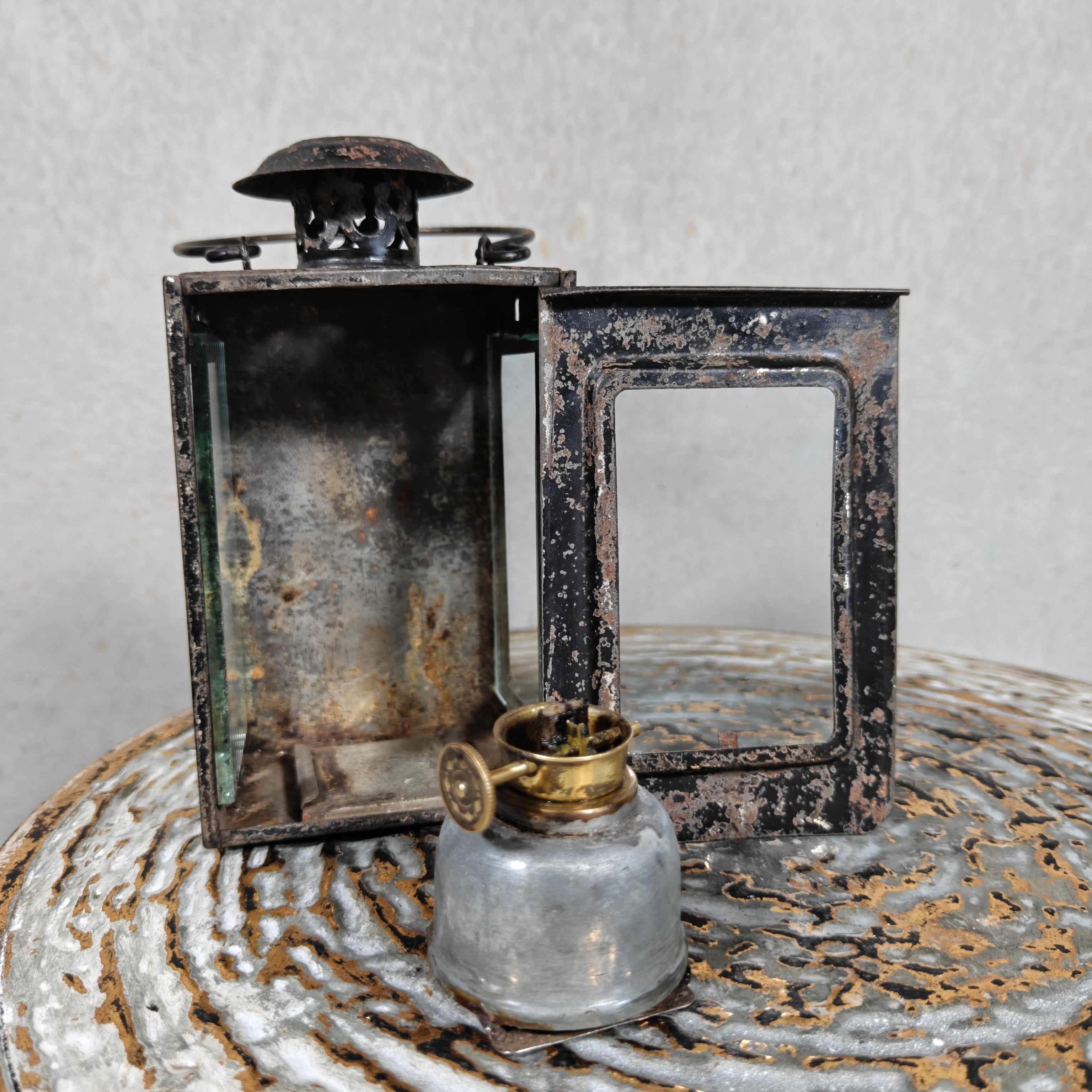 Unique Small Vintage Hand Lantern Oil Lamp – Hand Lamp with Glass, Complete and Working