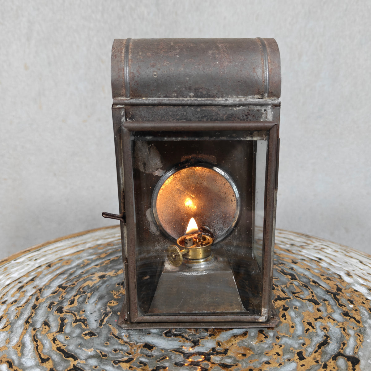 Old & Vintage Hand Lantern Oil Lamp – Hand Lamp with Glass, Complete and Working