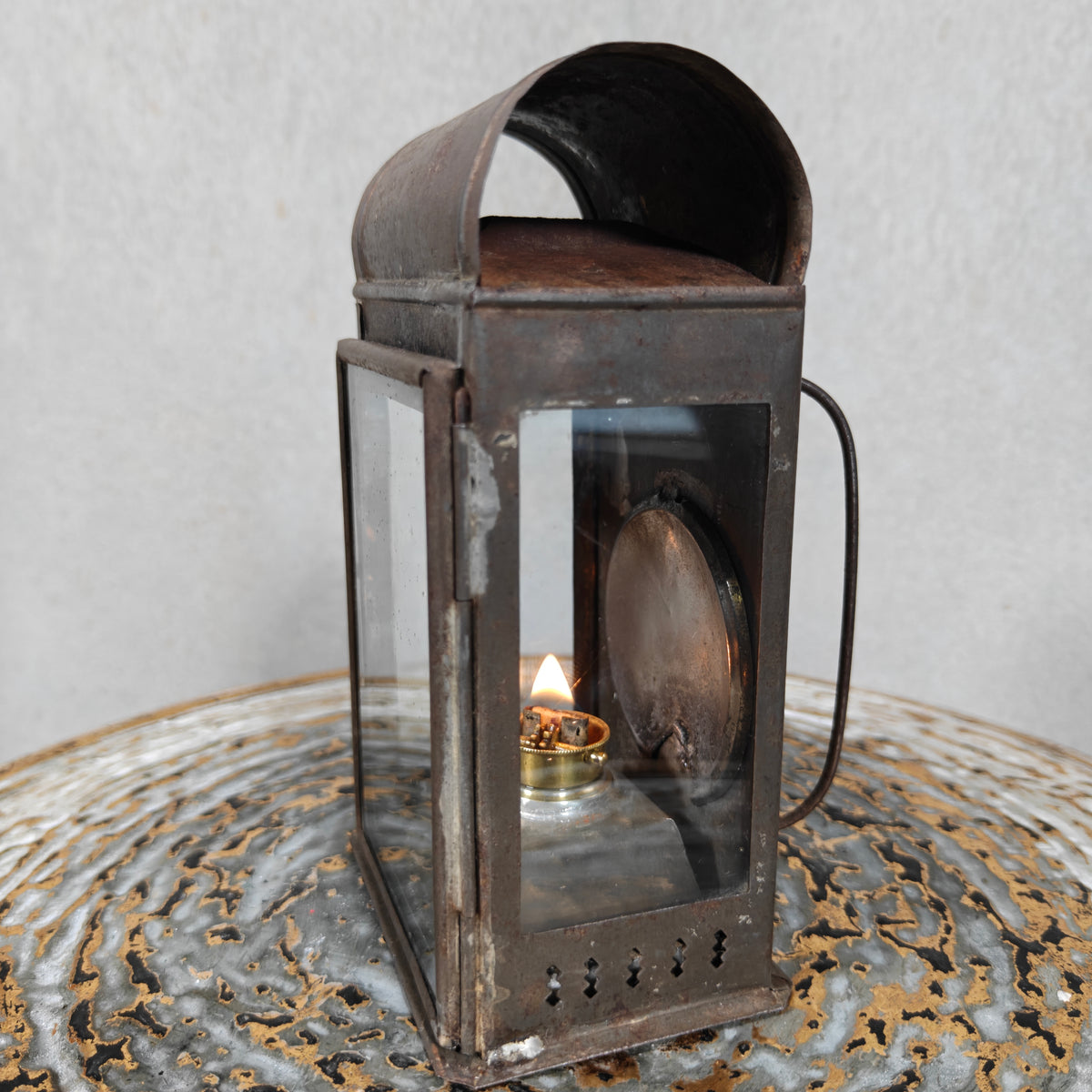 Old & Vintage Hand Lantern Oil Lamp – Hand Lamp with Glass, Complete and Working