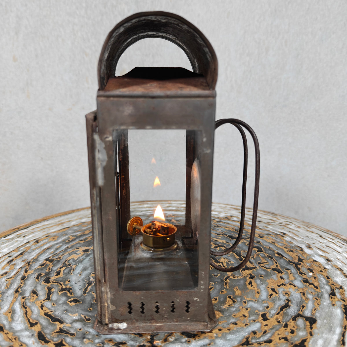 Old & Vintage Hand Lantern Oil Lamp – Hand Lamp with Glass, Complete and Working