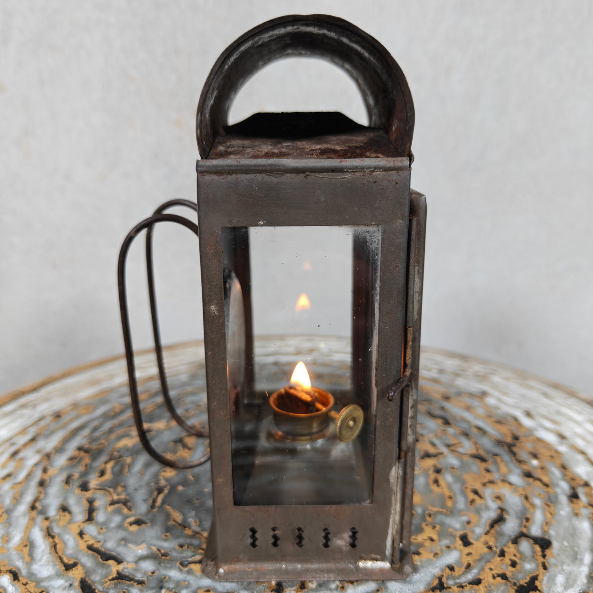 Old & Vintage Hand Lantern Oil Lamp – Hand Lamp with Glass, Complete and Working