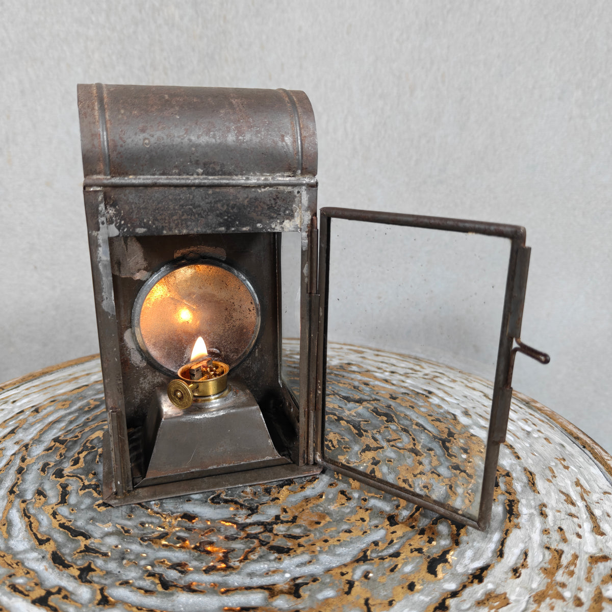 Old & Vintage Hand Lantern Oil Lamp – Hand Lamp with Glass, Complete and Working
