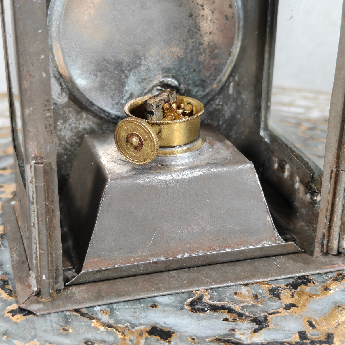 Old & Vintage Hand Lantern Oil Lamp – Hand Lamp with Glass, Complete and Working