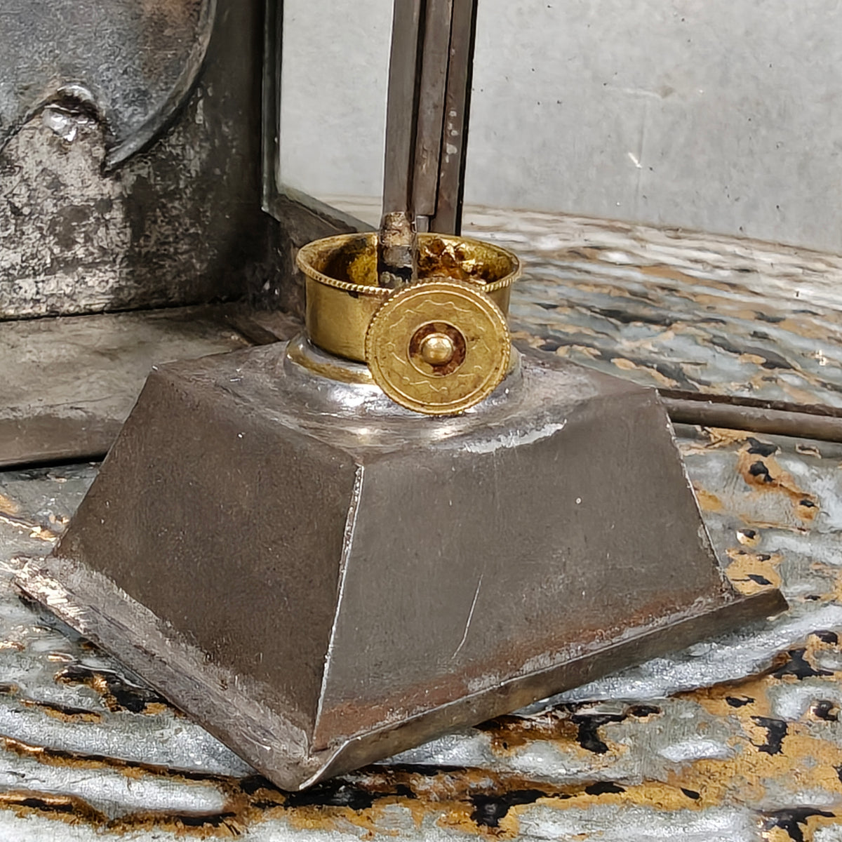 Old & Vintage Hand Lantern Oil Lamp – Hand Lamp with Glass, Complete and Working