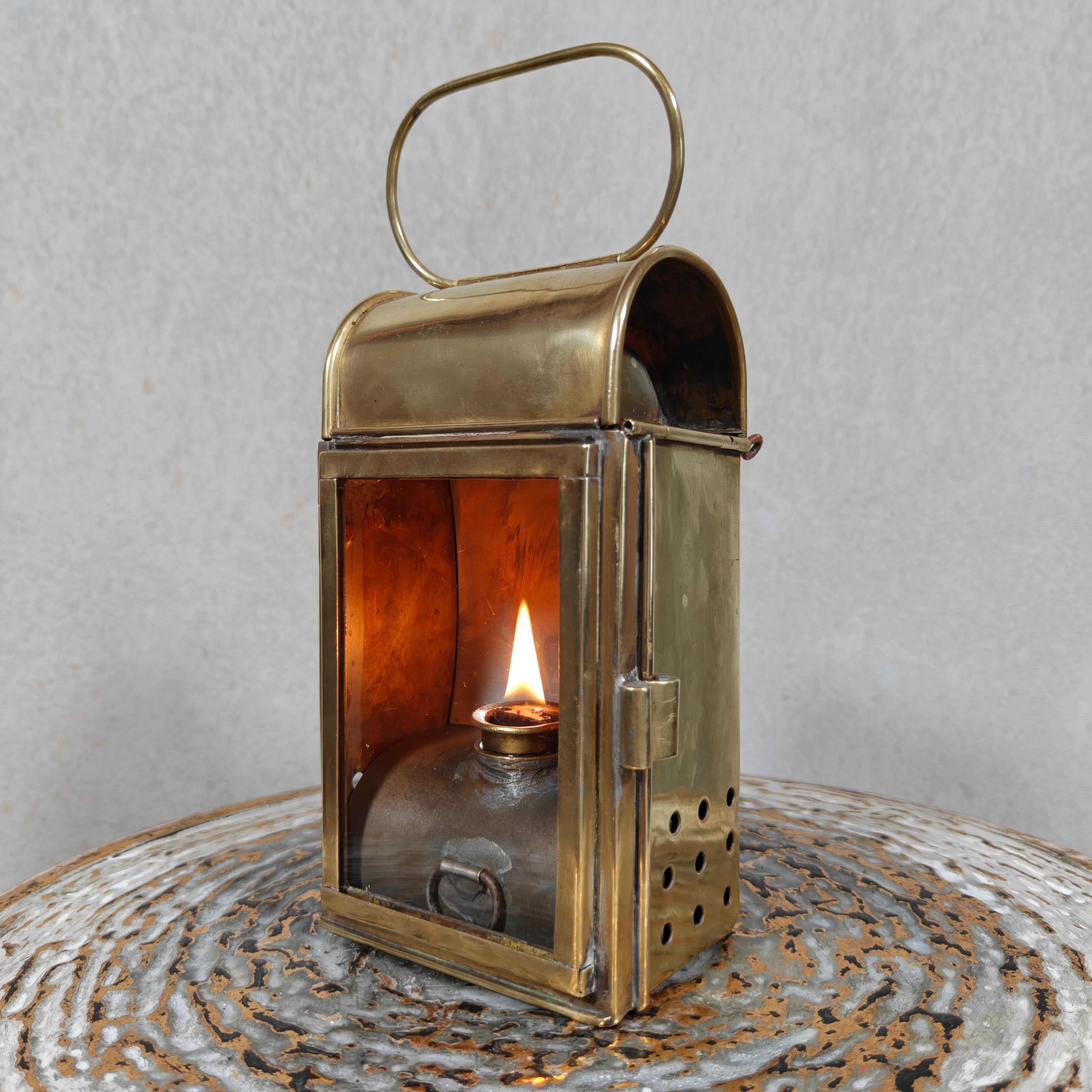 Fantastic Brass Oil Lamp / Hand Lantern – Rare, Heavy‑Duty Model, Fully Working