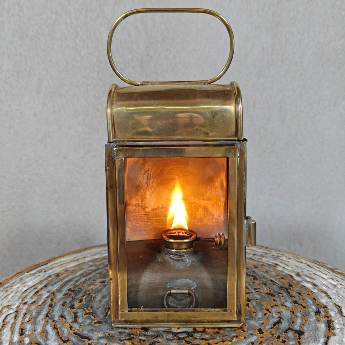 Fantastic Brass Oil Lamp / Hand Lantern – Rare, Heavy‑Duty Model, Fully Working
