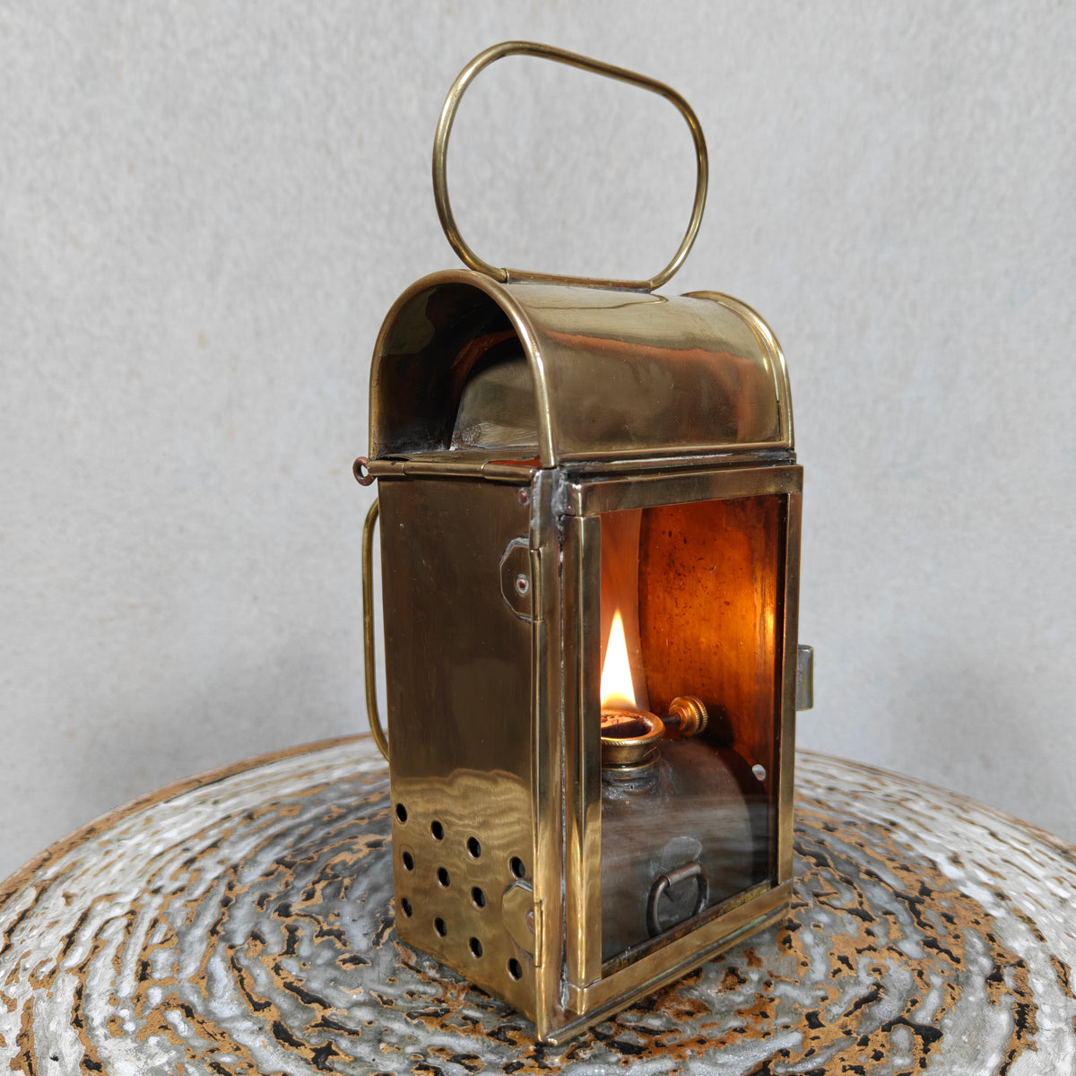 Fantastic Brass Oil Lamp / Hand Lantern – Rare, Heavy‑Duty Model, Fully Working