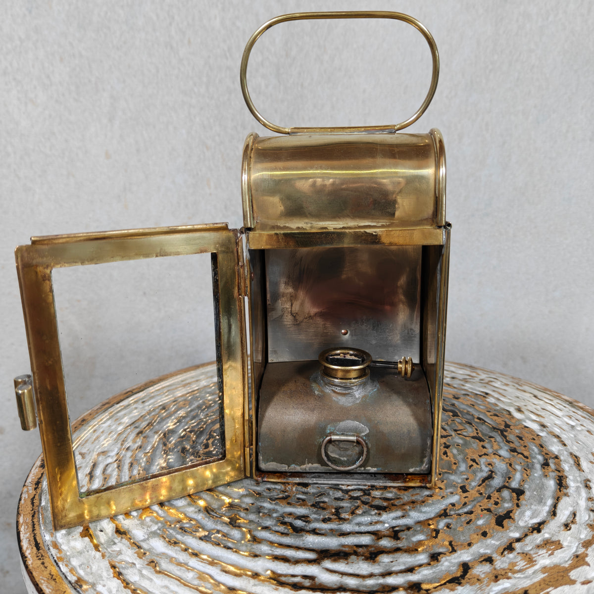Fantastic Brass Oil Lamp / Hand Lantern – Rare, Heavy‑Duty Model, Fully Working