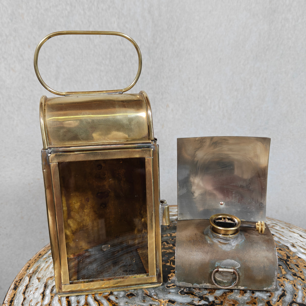 Fantastic Brass Oil Lamp / Hand Lantern – Rare, Heavy‑Duty Model, Fully Working